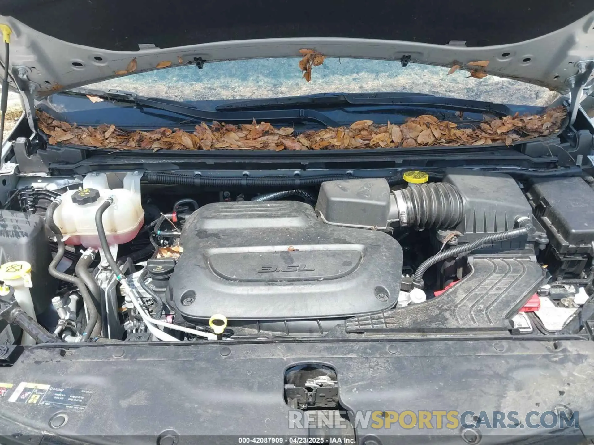 10 Photograph of a damaged car 2C4RC1BG7PR521232 CHRYSLER PACIFICA 2023