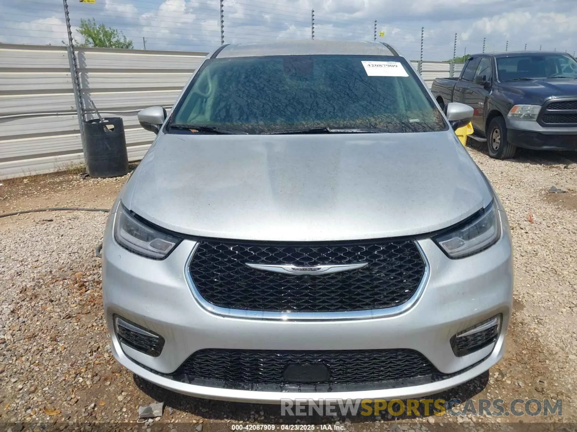 11 Photograph of a damaged car 2C4RC1BG7PR521232 CHRYSLER PACIFICA 2023