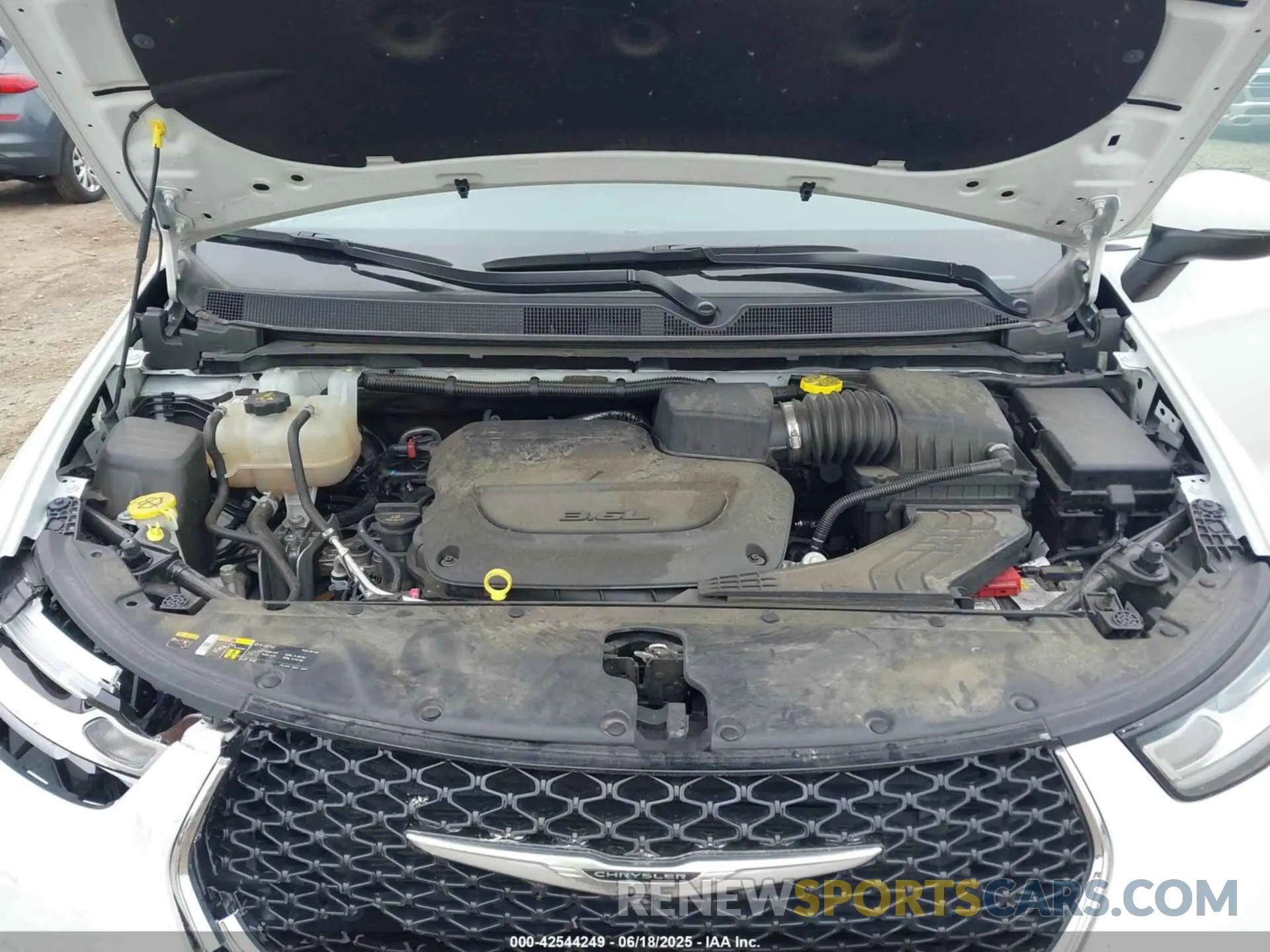 10 Photograph of a damaged car 2C4RC1BG7PR533185 CHRYSLER PACIFICA 2023