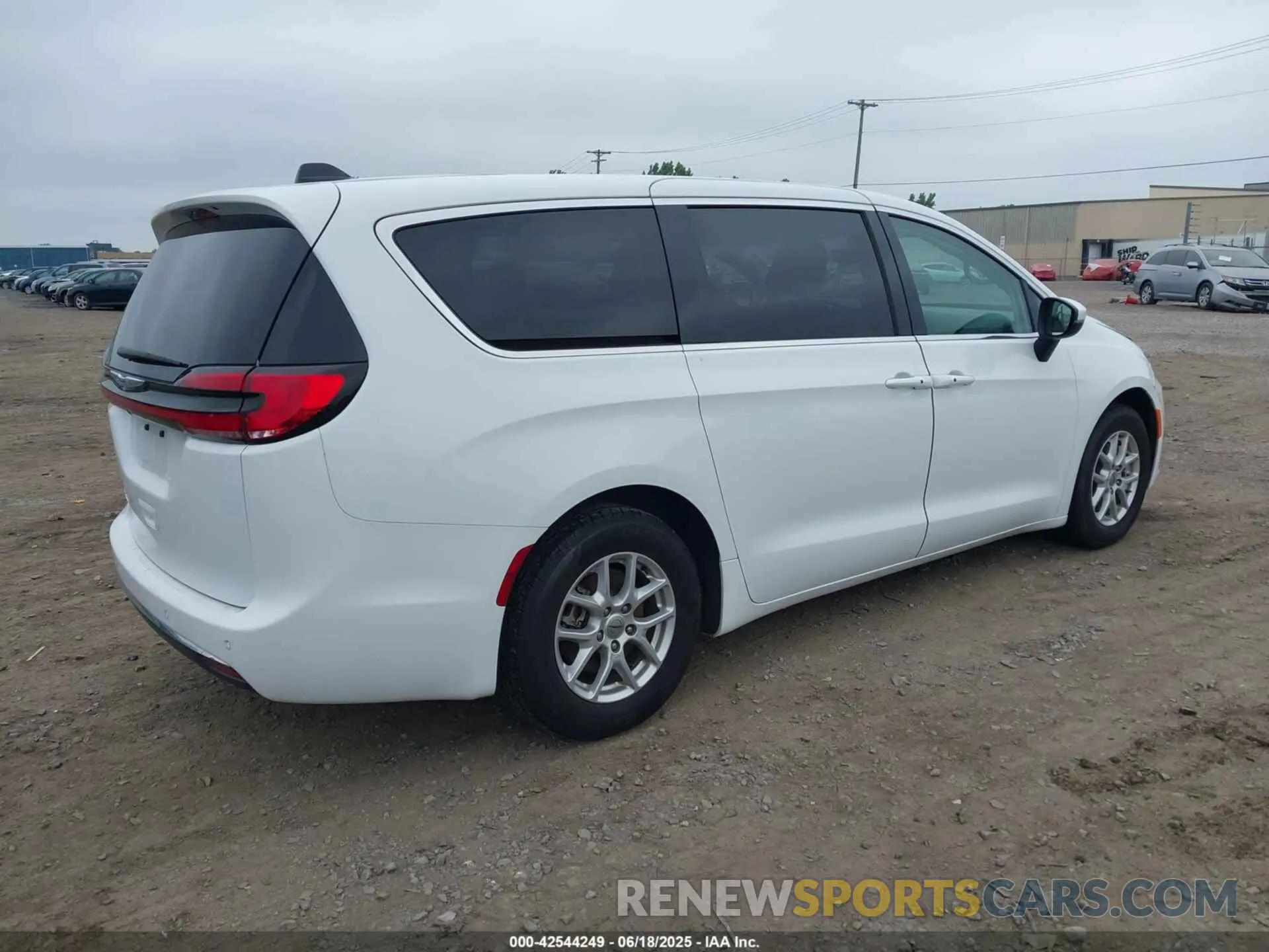 4 Photograph of a damaged car 2C4RC1BG7PR533185 CHRYSLER PACIFICA 2023