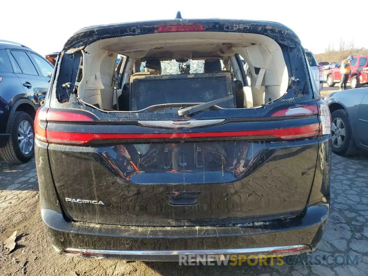 6 Photograph of a damaged car 2C4RC1BG7PR573900 CHRYSLER PACIFICA 2023