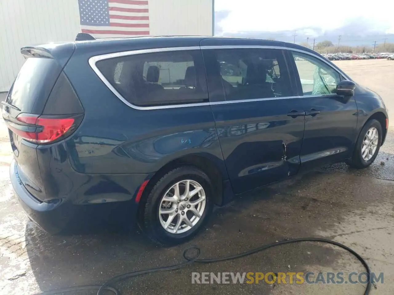 3 Photograph of a damaged car 2C4RC1BG7PR578384 CHRYSLER PACIFICA 2023