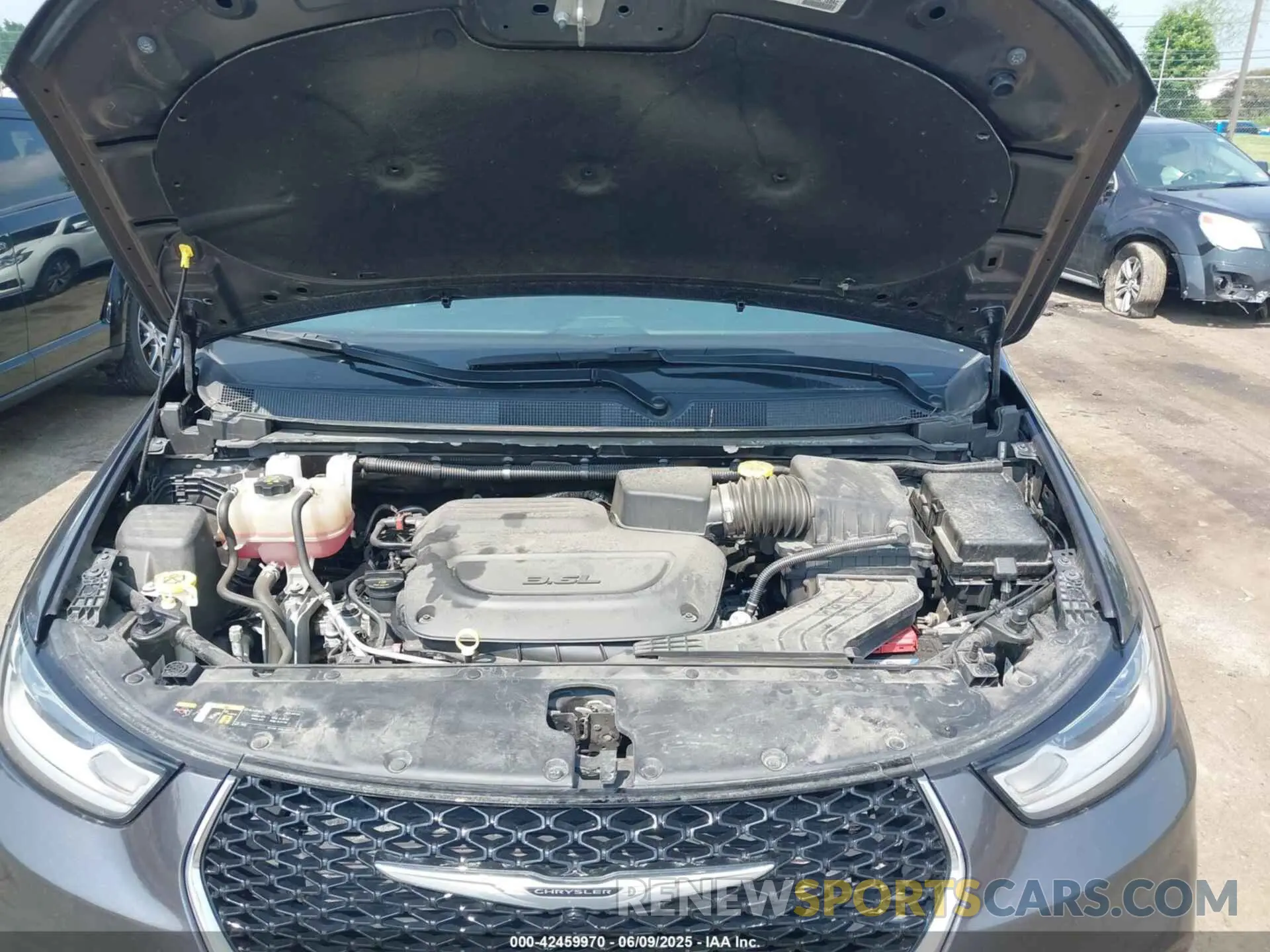 10 Photograph of a damaged car 2C4RC1BG7PR581107 CHRYSLER PACIFICA 2023