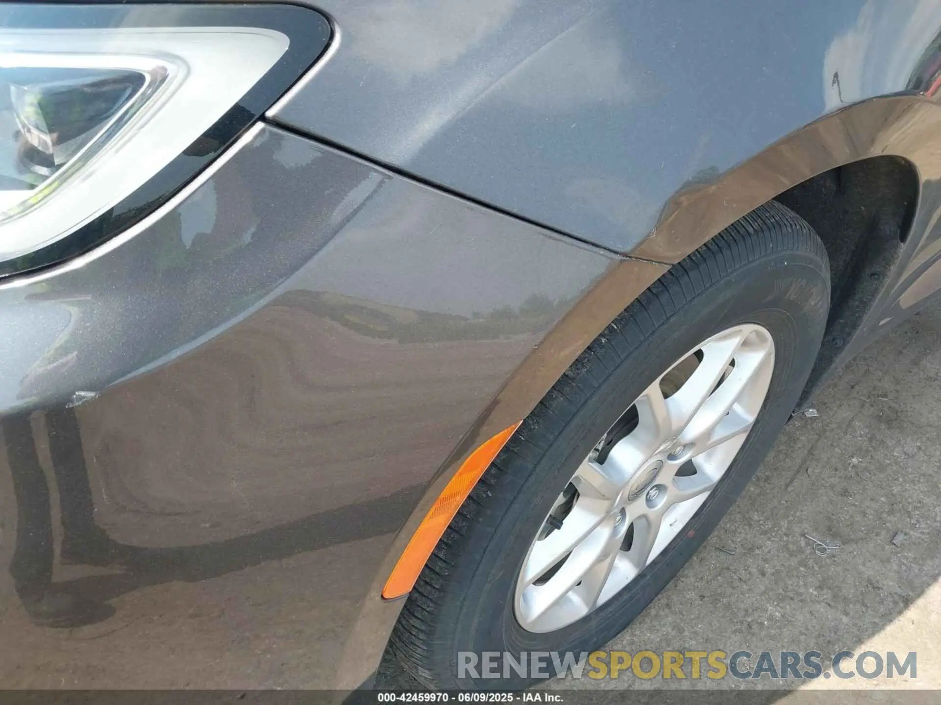 6 Photograph of a damaged car 2C4RC1BG7PR581107 CHRYSLER PACIFICA 2023