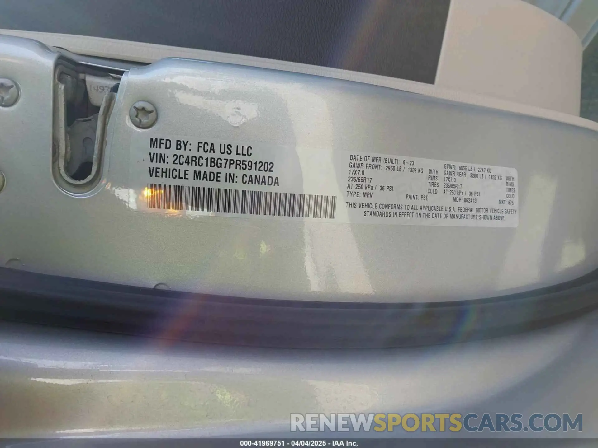 9 Photograph of a damaged car 2C4RC1BG7PR591202 CHRYSLER PACIFICA 2023