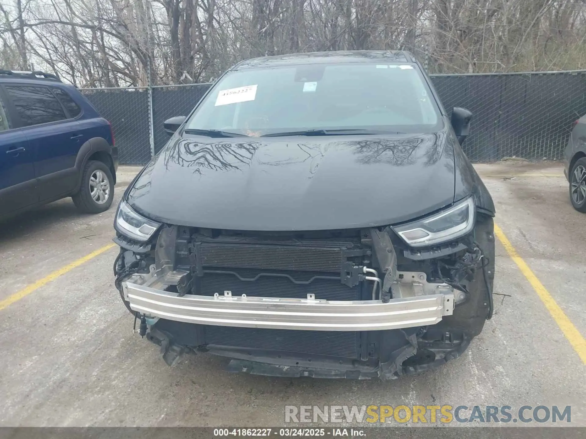13 Photograph of a damaged car 2C4RC1BG7PR606538 CHRYSLER PACIFICA 2023