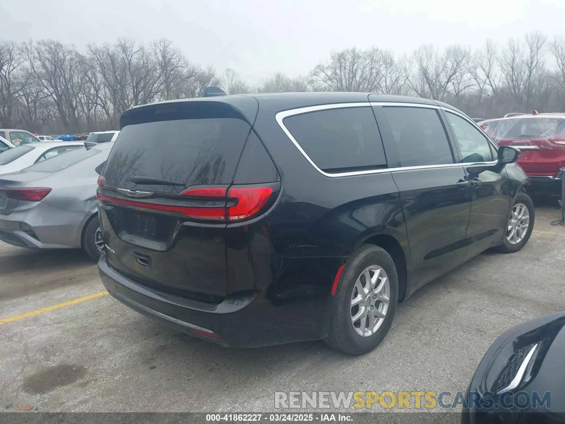4 Photograph of a damaged car 2C4RC1BG7PR606538 CHRYSLER PACIFICA 2023