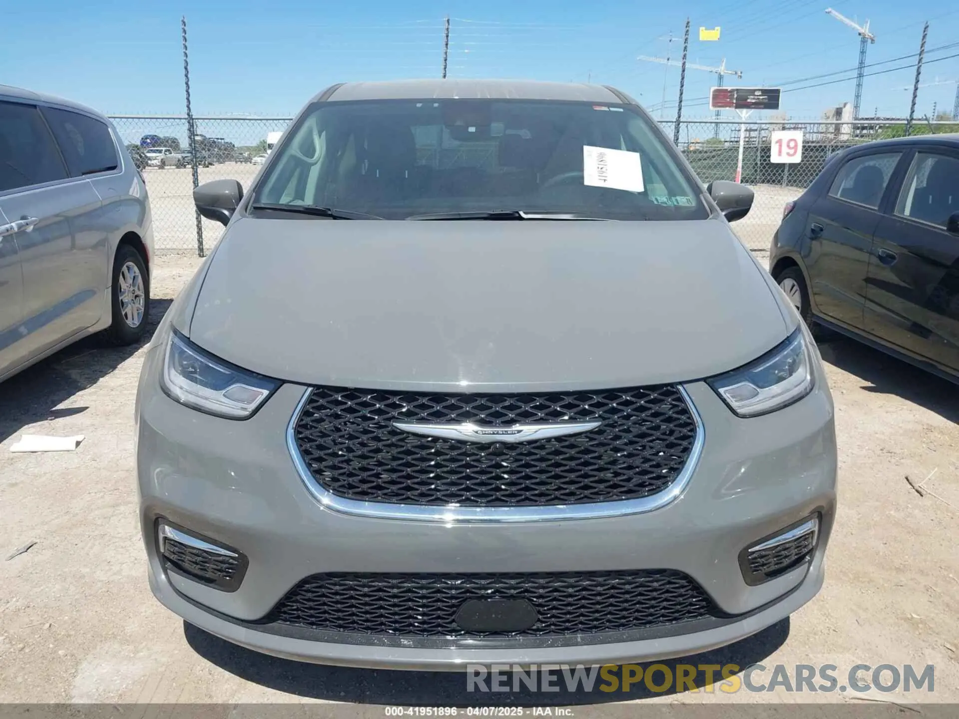 6 Photograph of a damaged car 2C4RC1BG7PR607110 CHRYSLER PACIFICA 2023
