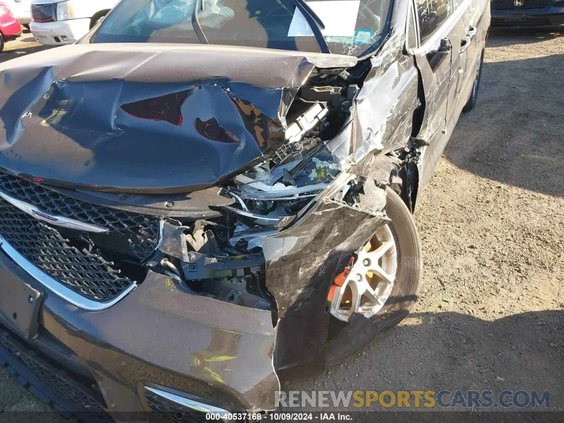 18 Photograph of a damaged car 2C4RC1BG7PR611349 CHRYSLER PACIFICA 2023