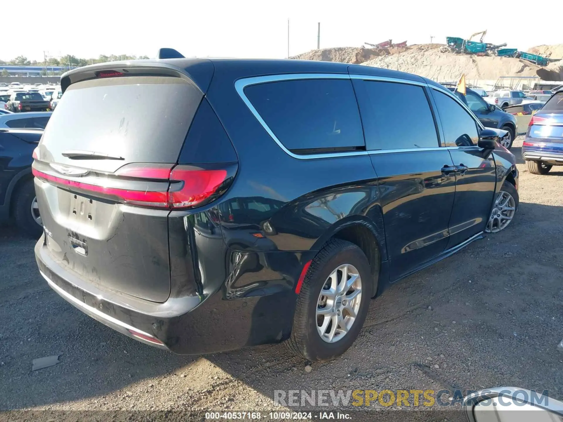 4 Photograph of a damaged car 2C4RC1BG7PR611349 CHRYSLER PACIFICA 2023