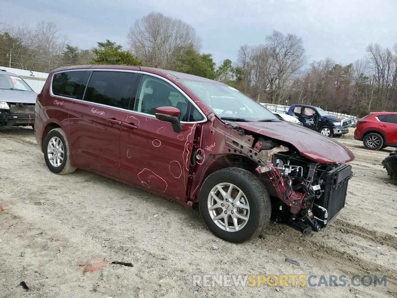 4 Photograph of a damaged car 2C4RC1BG7PR617801 CHRYSLER PACIFICA 2023