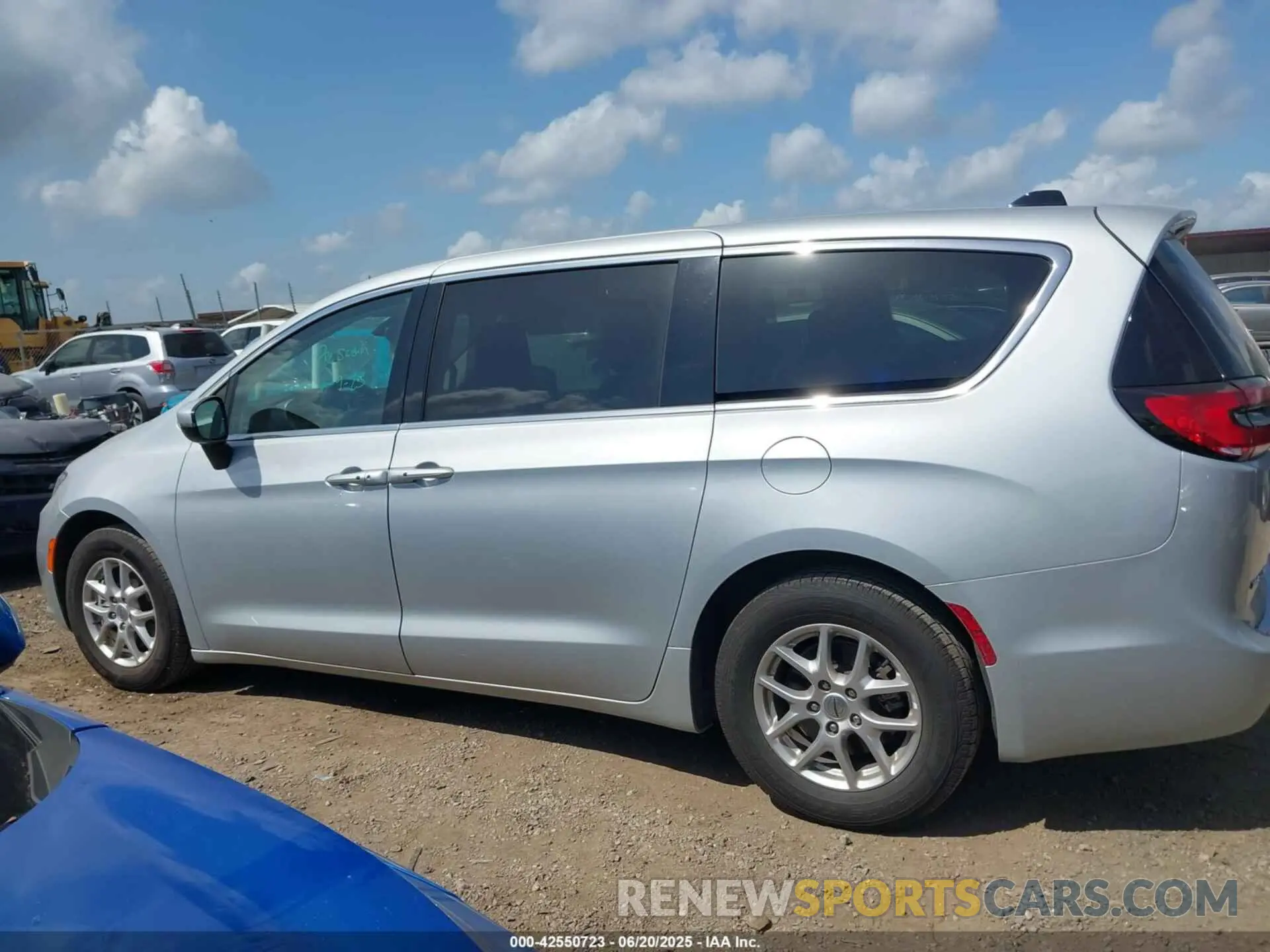 14 Photograph of a damaged car 2C4RC1BG7PR624229 CHRYSLER PACIFICA 2023