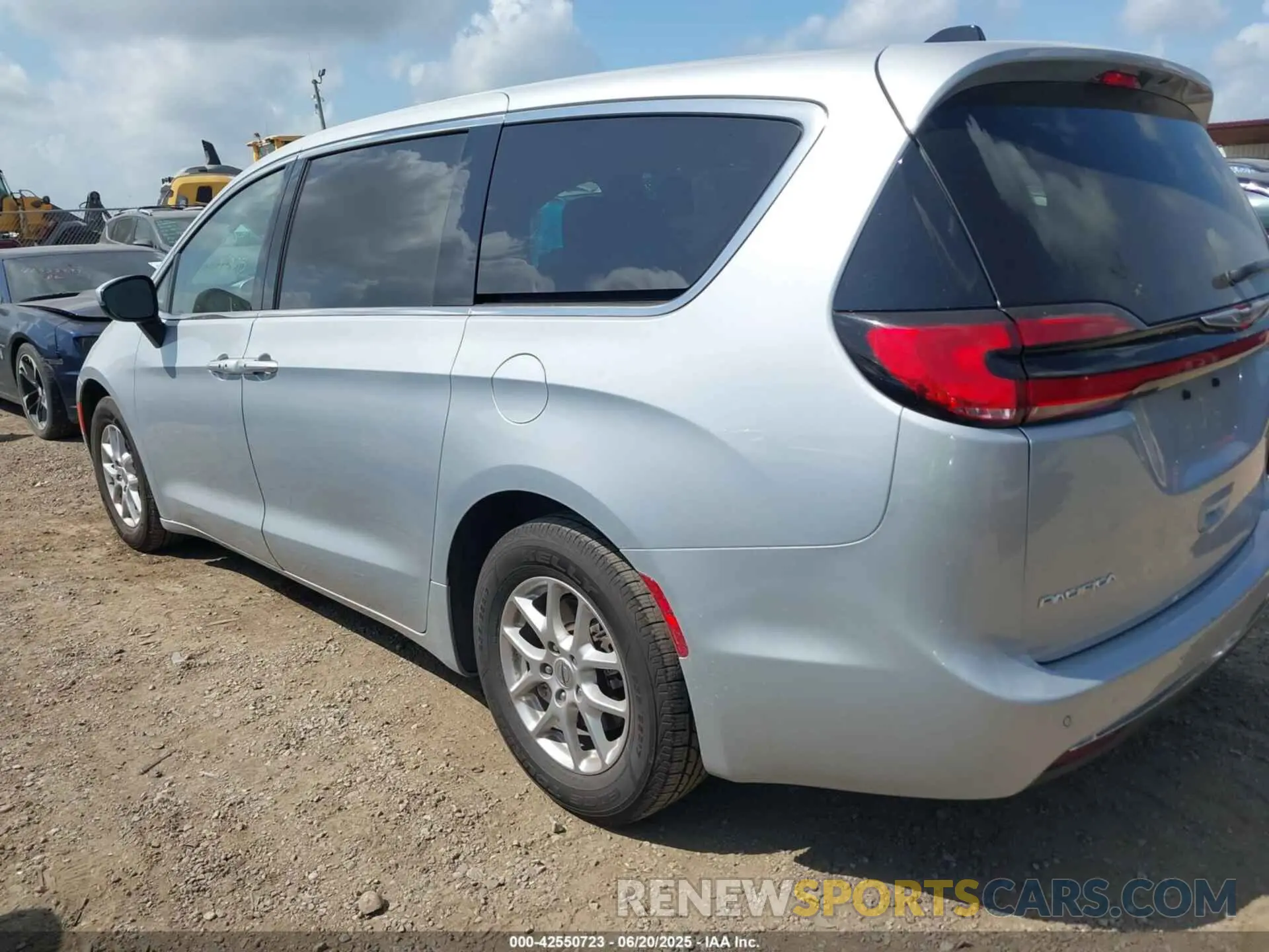 3 Photograph of a damaged car 2C4RC1BG7PR624229 CHRYSLER PACIFICA 2023