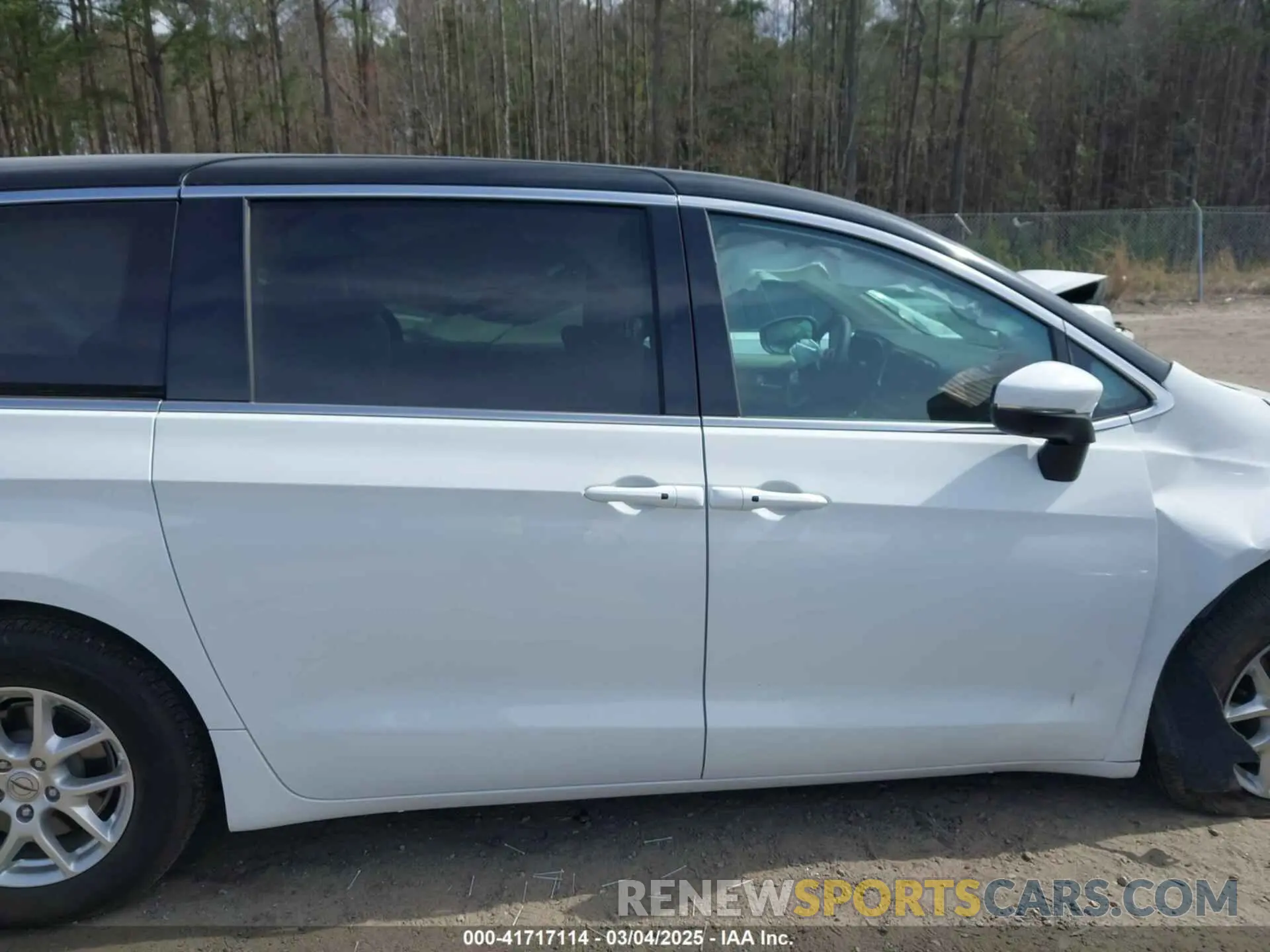 13 Photograph of a damaged car 2C4RC1BG7PR629530 CHRYSLER PACIFICA 2023