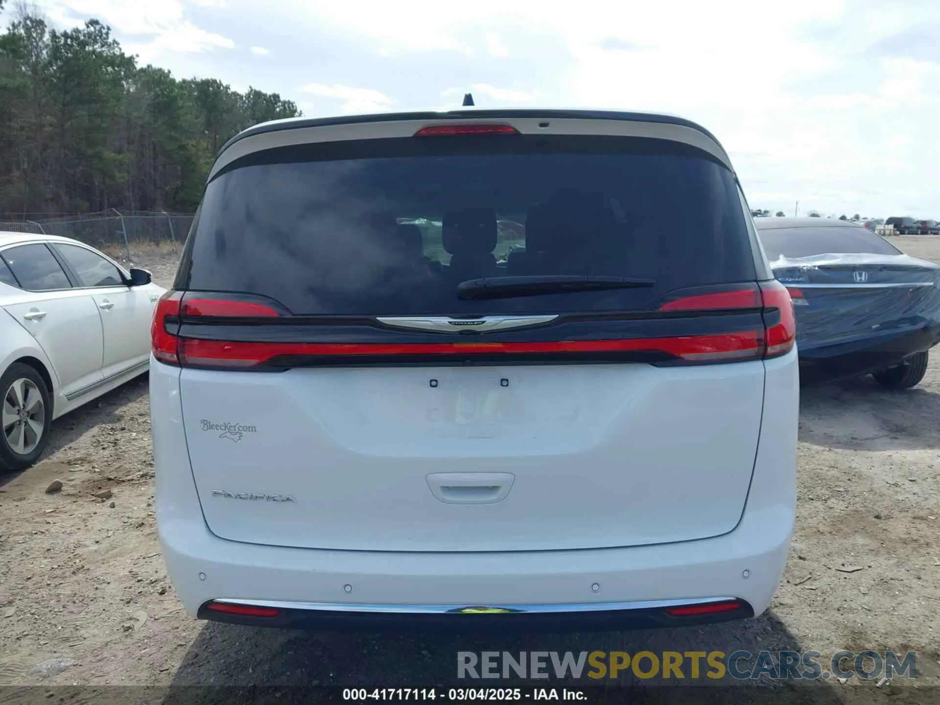 16 Photograph of a damaged car 2C4RC1BG7PR629530 CHRYSLER PACIFICA 2023