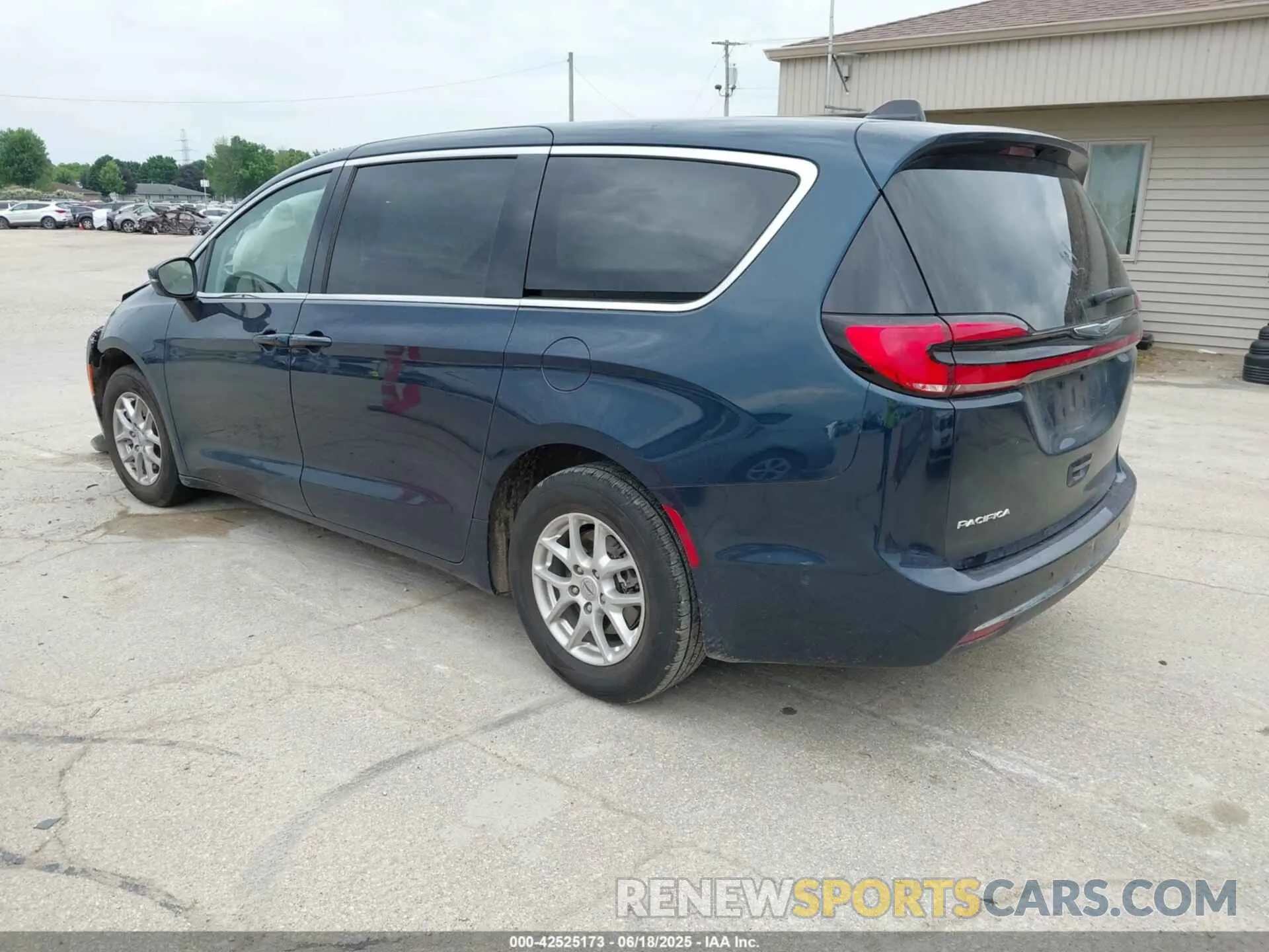 3 Photograph of a damaged car 2C4RC1BG8PR526374 CHRYSLER PACIFICA 2023