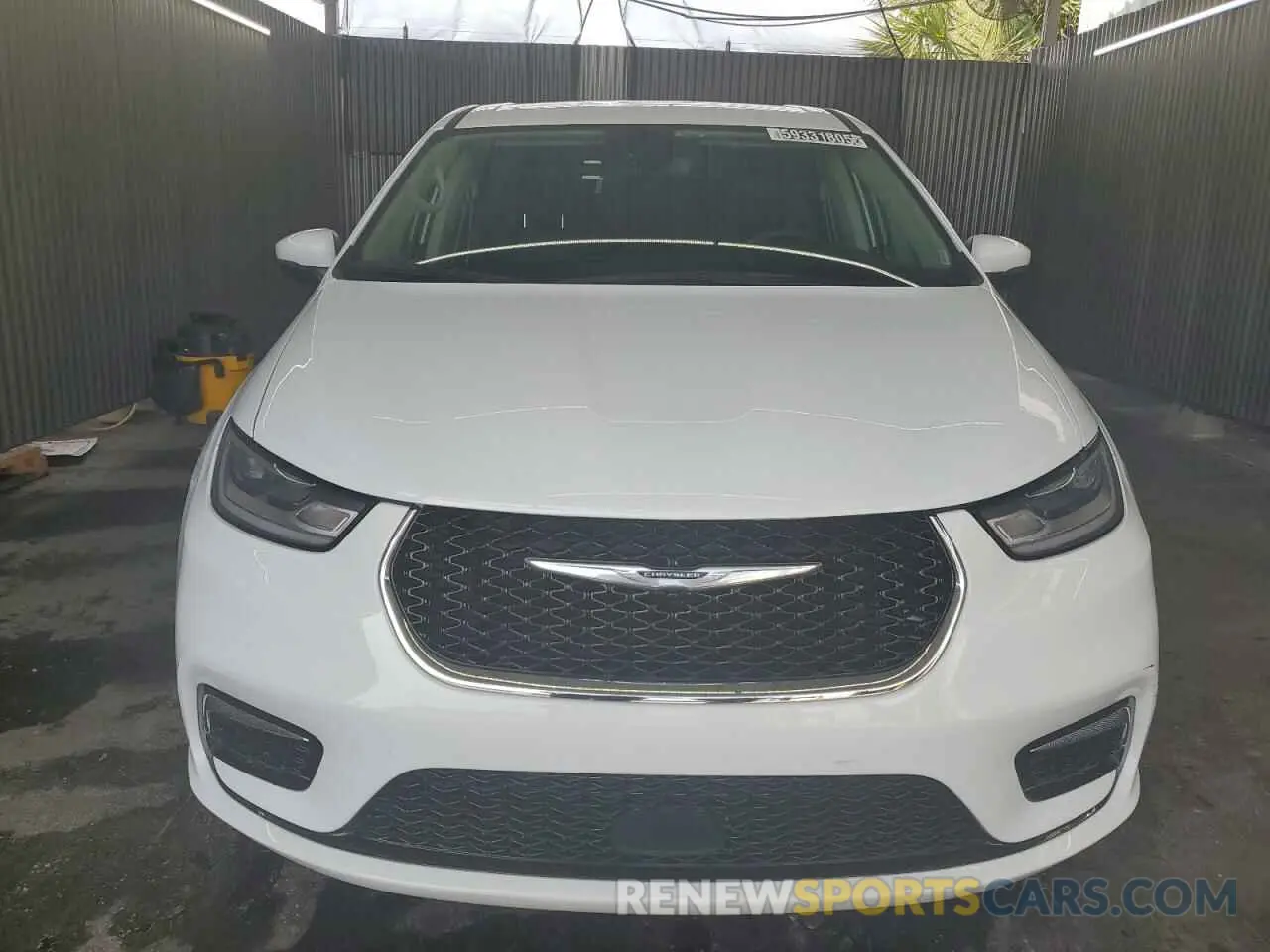 5 Photograph of a damaged car 2C4RC1BG8PR530425 CHRYSLER PACIFICA 2023