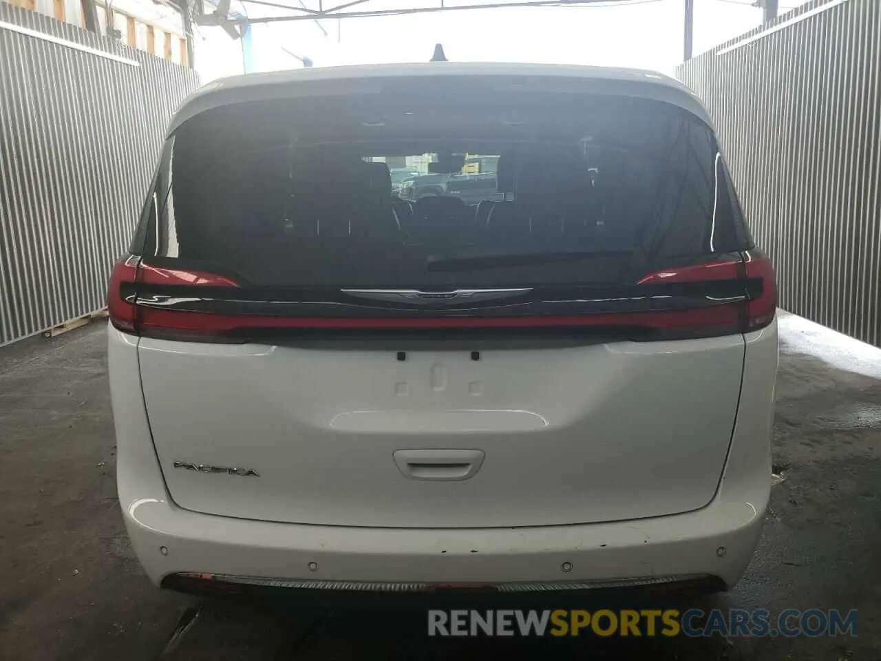 6 Photograph of a damaged car 2C4RC1BG8PR530425 CHRYSLER PACIFICA 2023