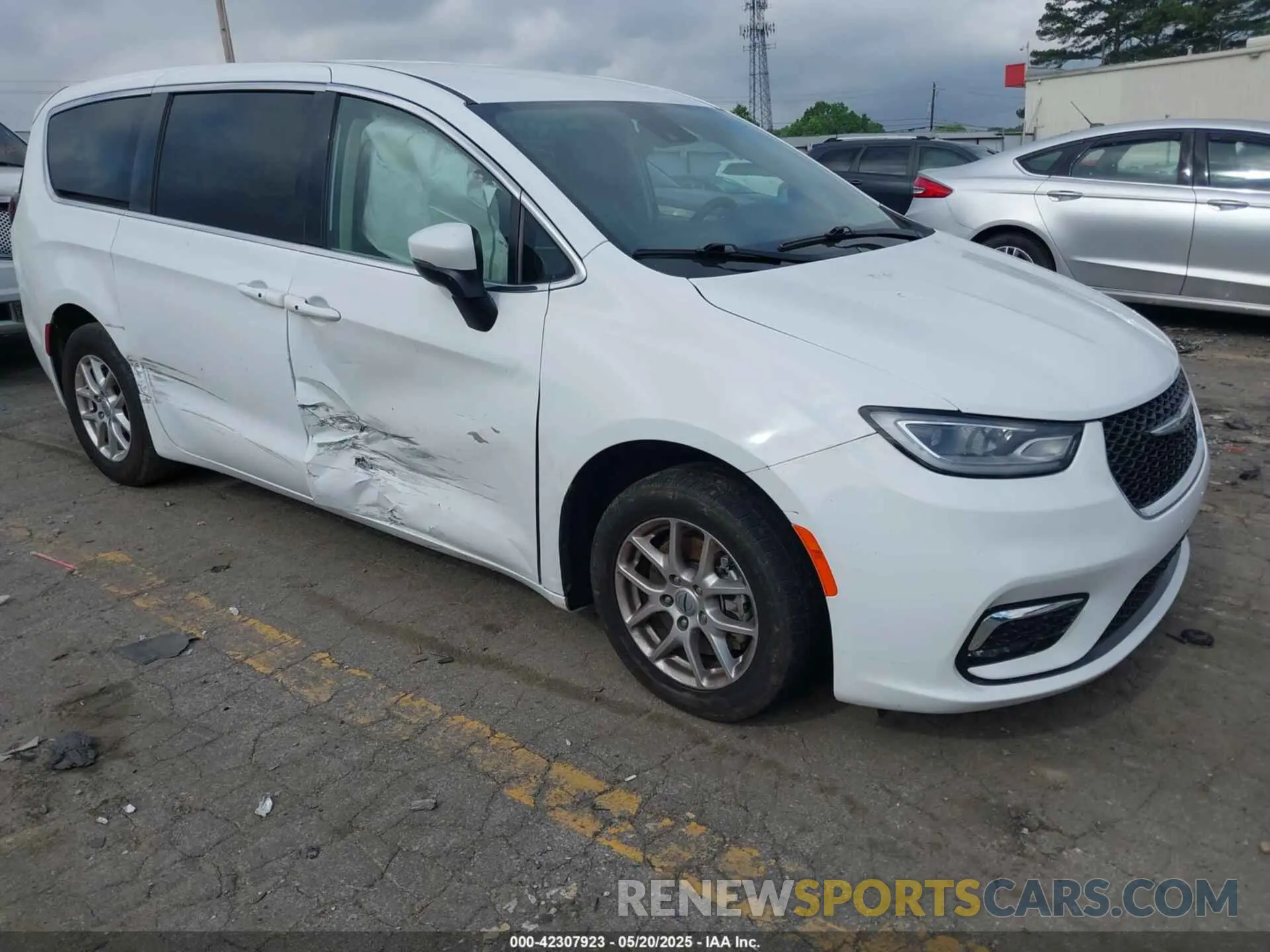 6 Photograph of a damaged car 2C4RC1BG8PR535446 CHRYSLER PACIFICA 2023