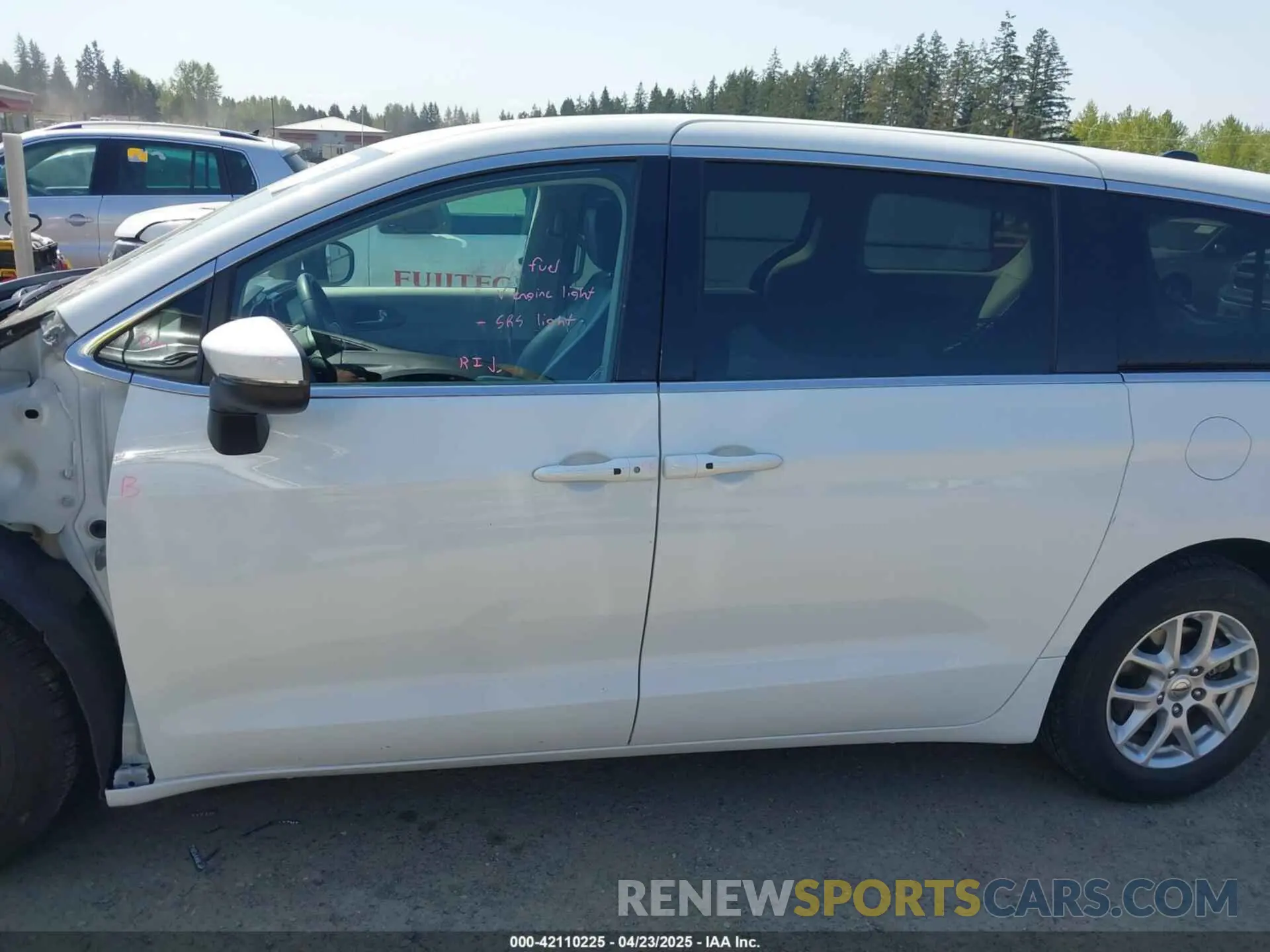 15 Photograph of a damaged car 2C4RC1BG8PR560119 CHRYSLER PACIFICA 2023