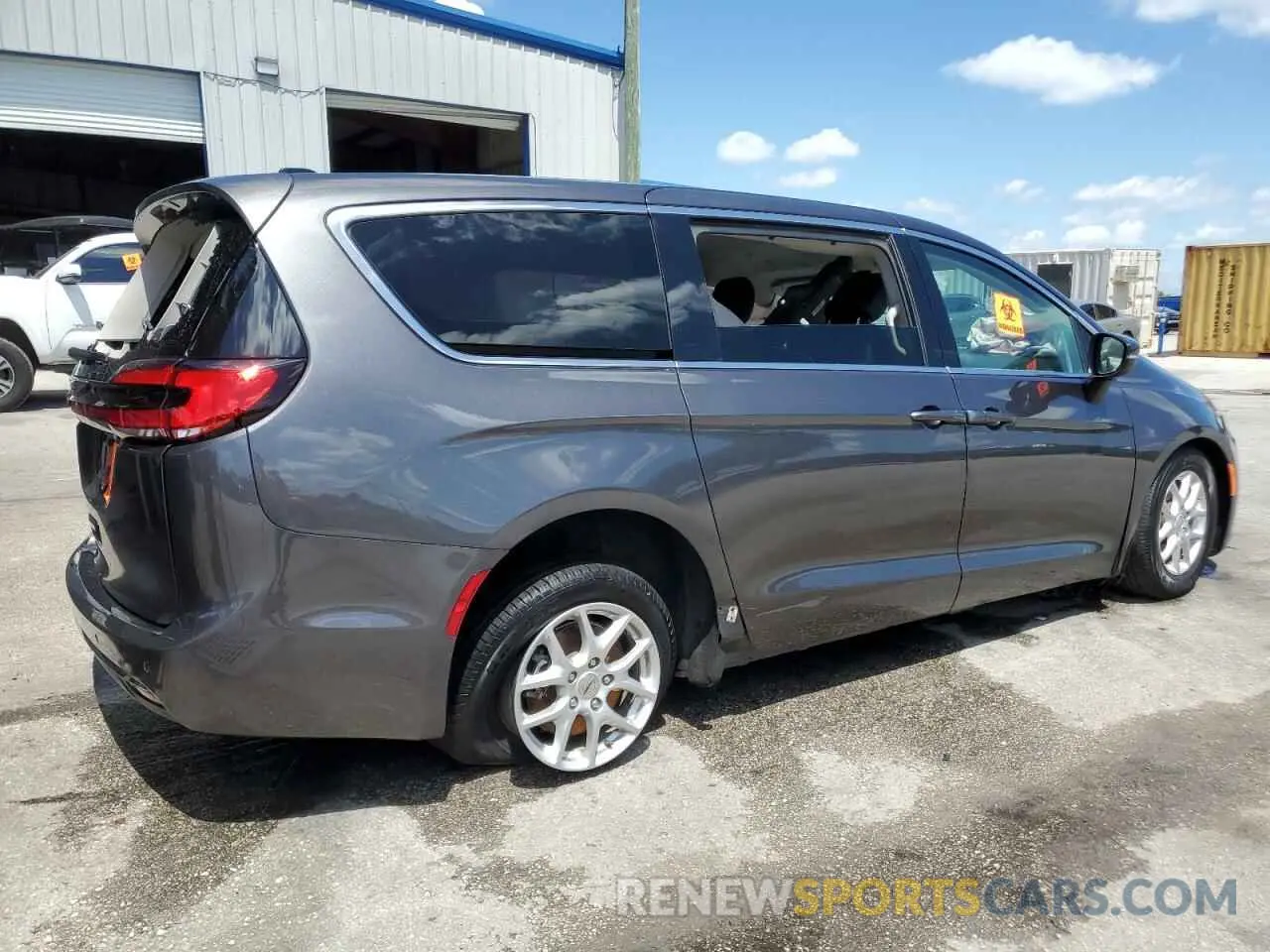 3 Photograph of a damaged car 2C4RC1BG8PR564011 CHRYSLER PACIFICA 2023