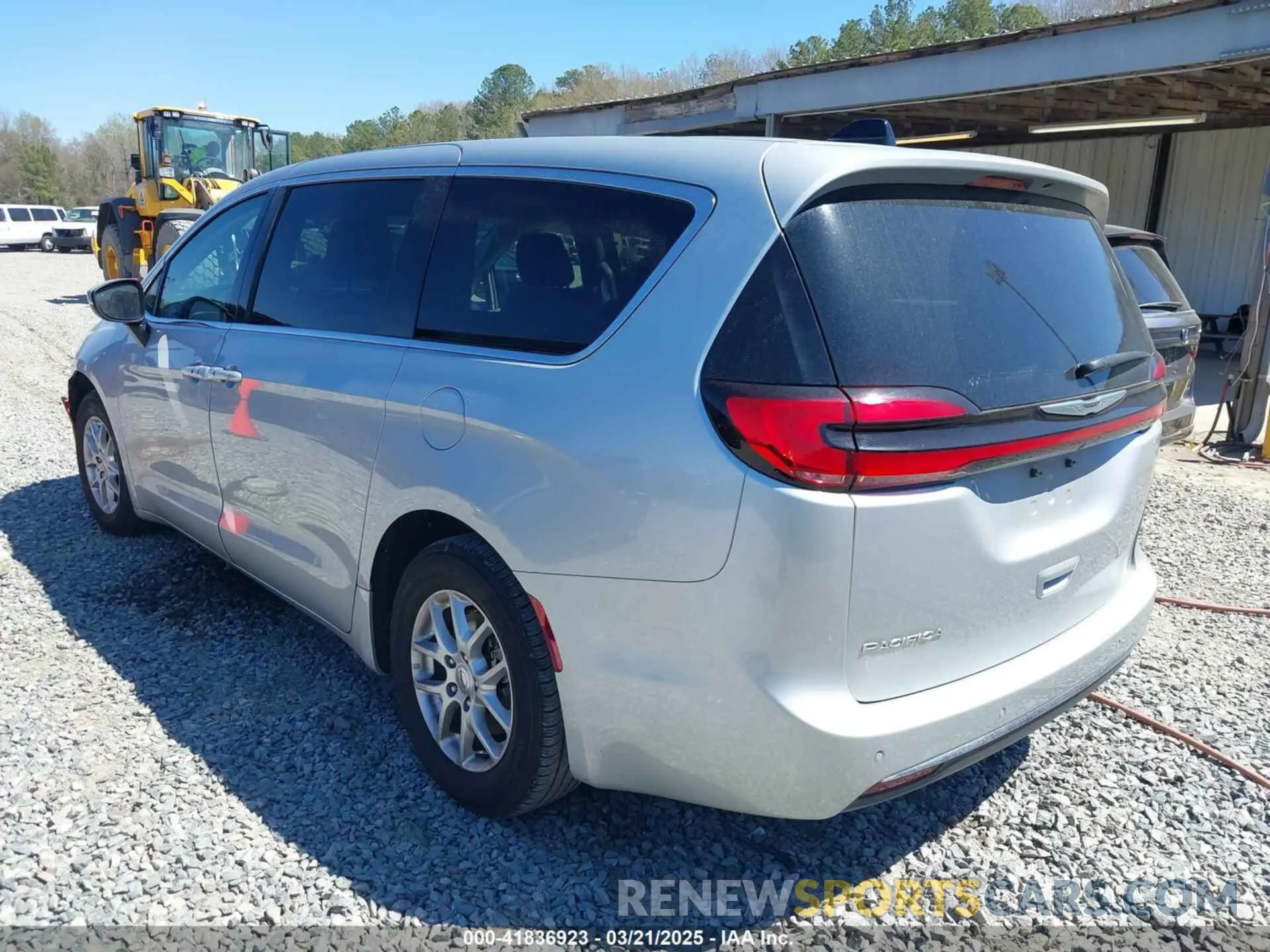 3 Photograph of a damaged car 2C4RC1BG8PR578085 CHRYSLER PACIFICA 2023