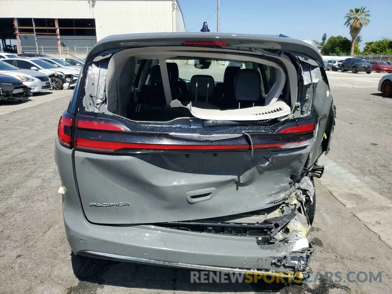 6 Photograph of a damaged car 2C4RC1BG8PR586025 CHRYSLER PACIFICA 2023