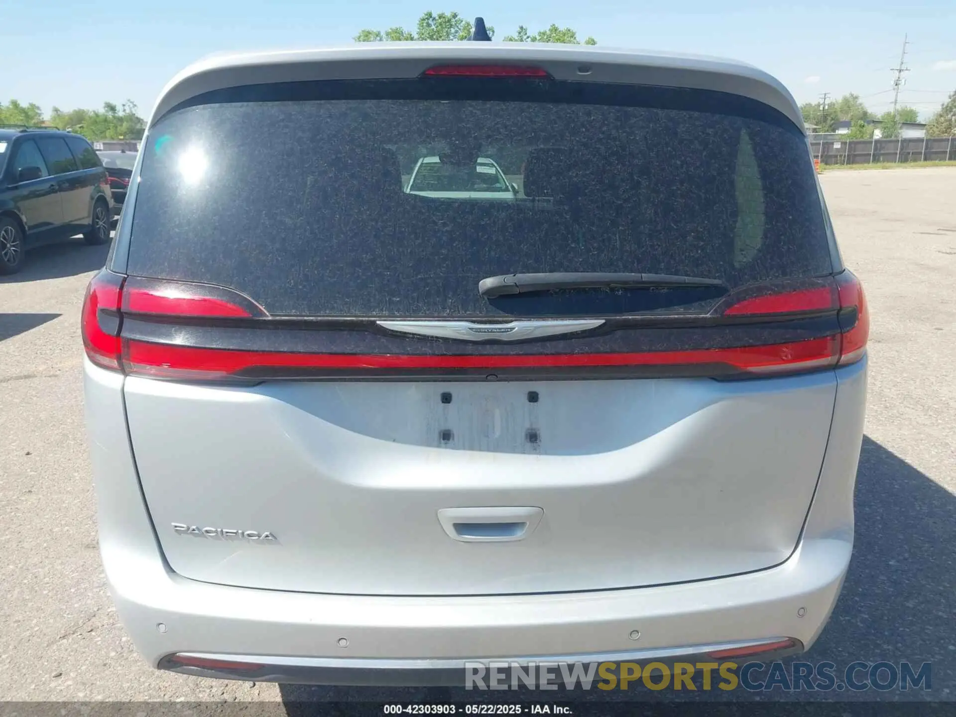 16 Photograph of a damaged car 2C4RC1BG8PR586669 CHRYSLER PACIFICA 2023