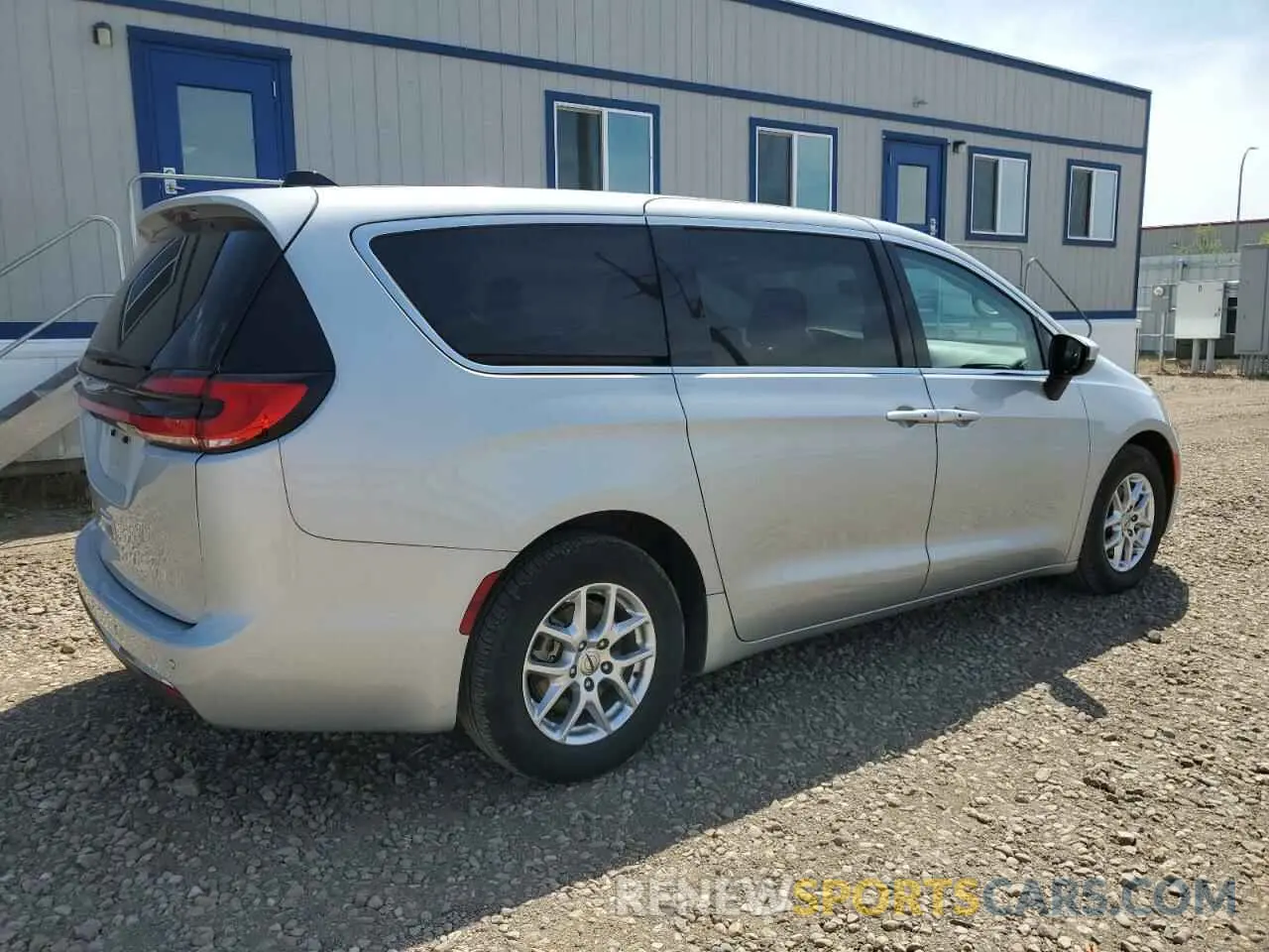3 Photograph of a damaged car 2C4RC1BG8PR620738 CHRYSLER PACIFICA 2023