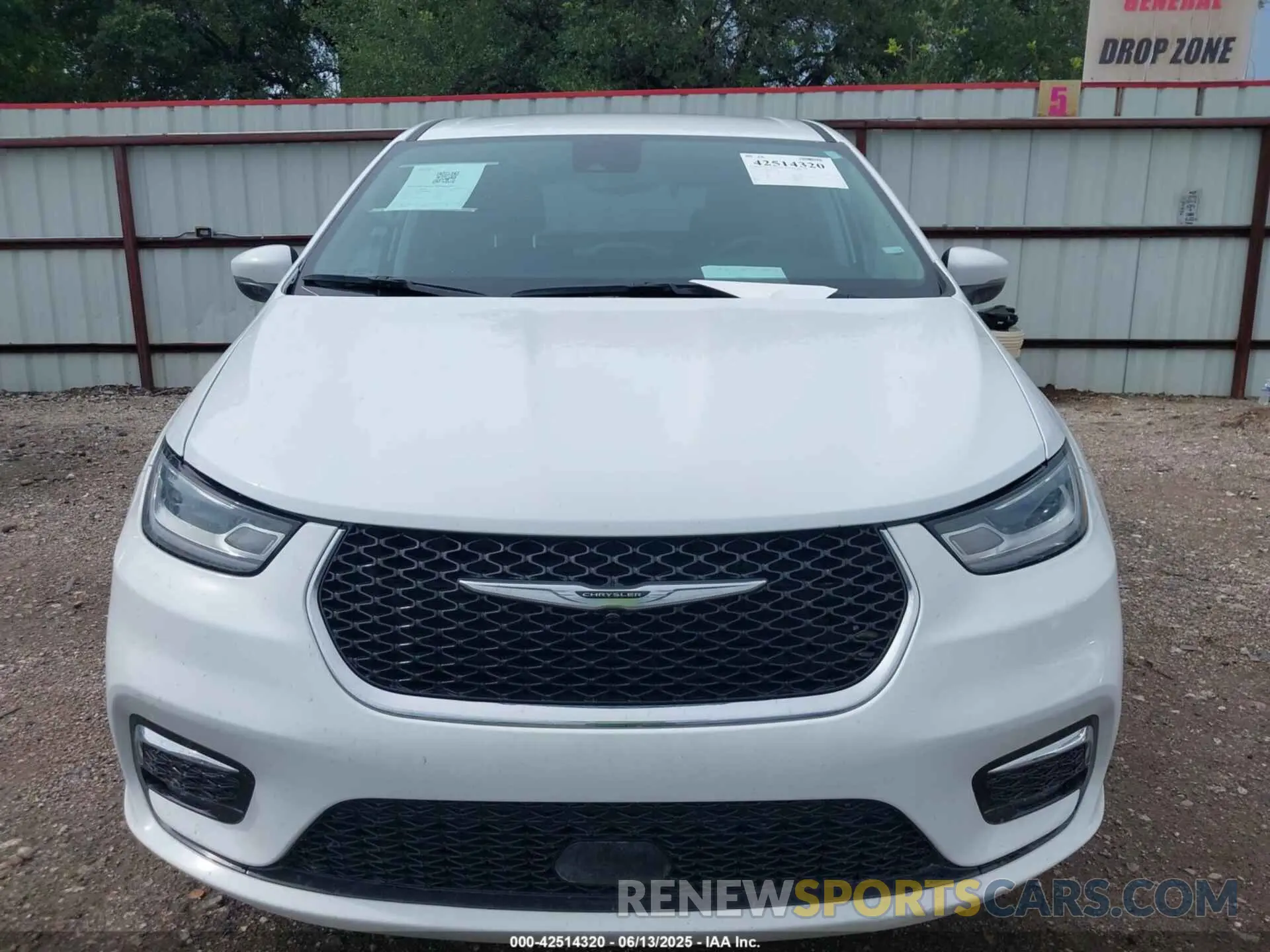 13 Photograph of a damaged car 2C4RC1BG8PR623851 CHRYSLER PACIFICA 2023