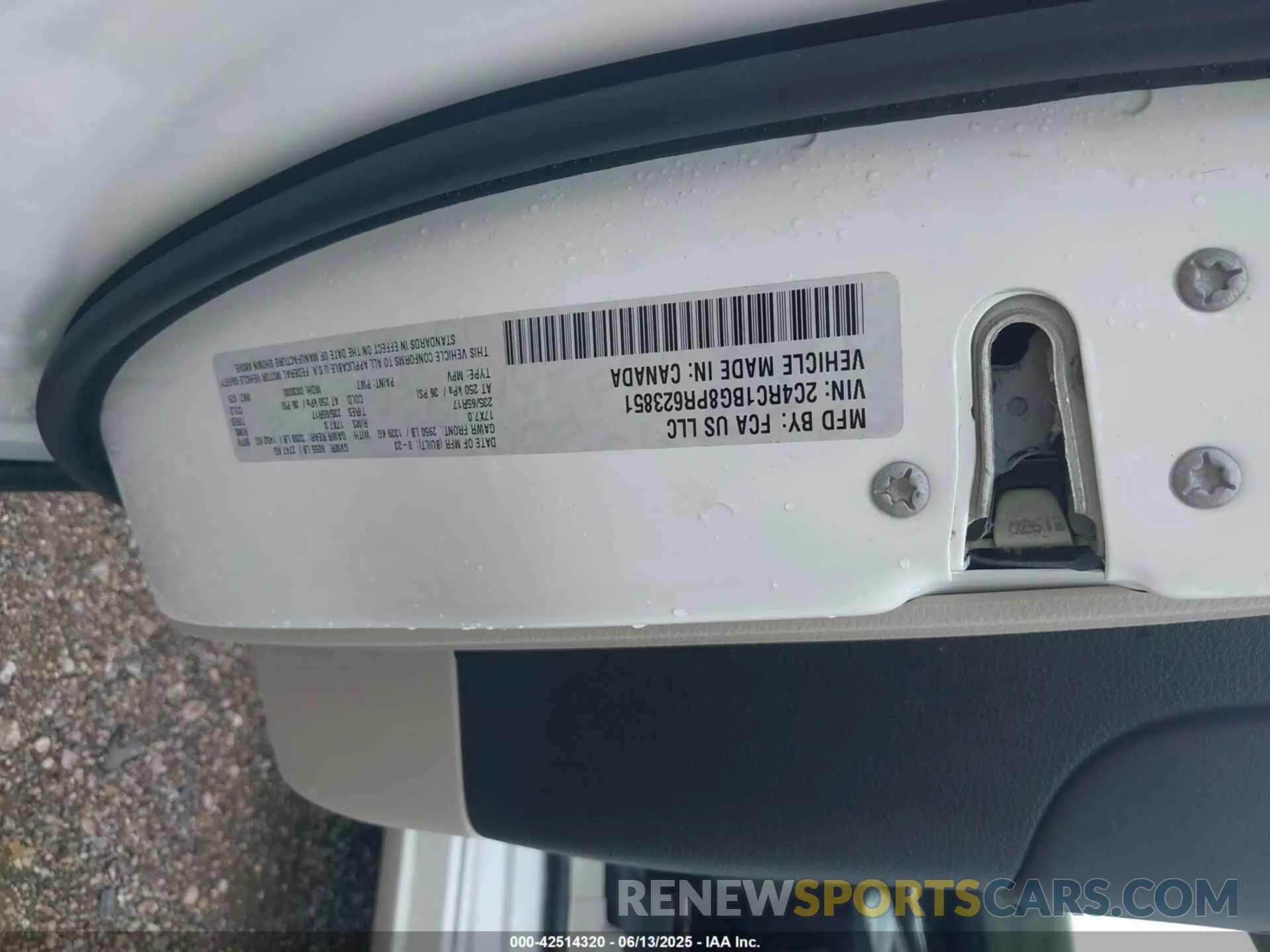 9 Photograph of a damaged car 2C4RC1BG8PR623851 CHRYSLER PACIFICA 2023