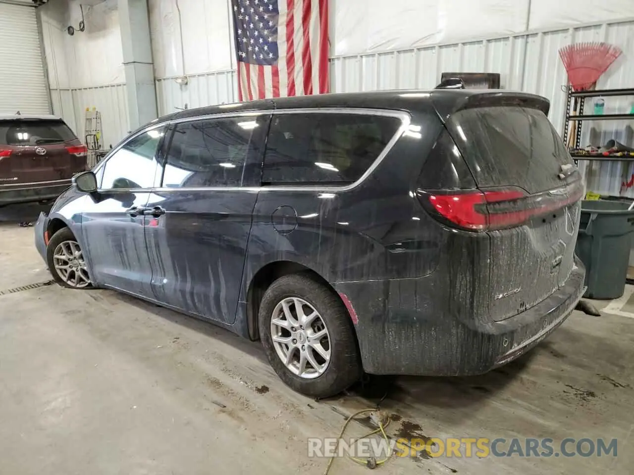 2 Photograph of a damaged car 2C4RC1BG8PR625406 CHRYSLER PACIFICA 2023