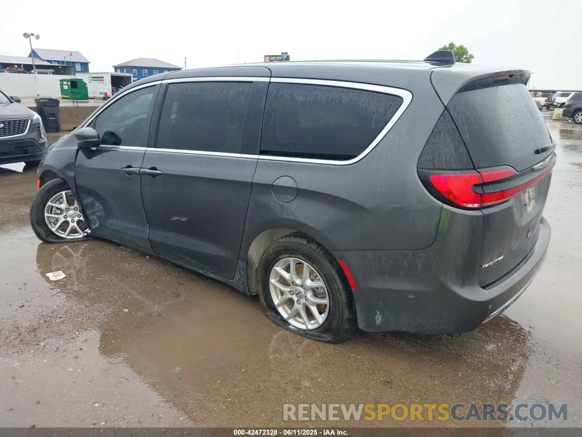3 Photograph of a damaged car 2C4RC1BG9PR505260 CHRYSLER PACIFICA 2023