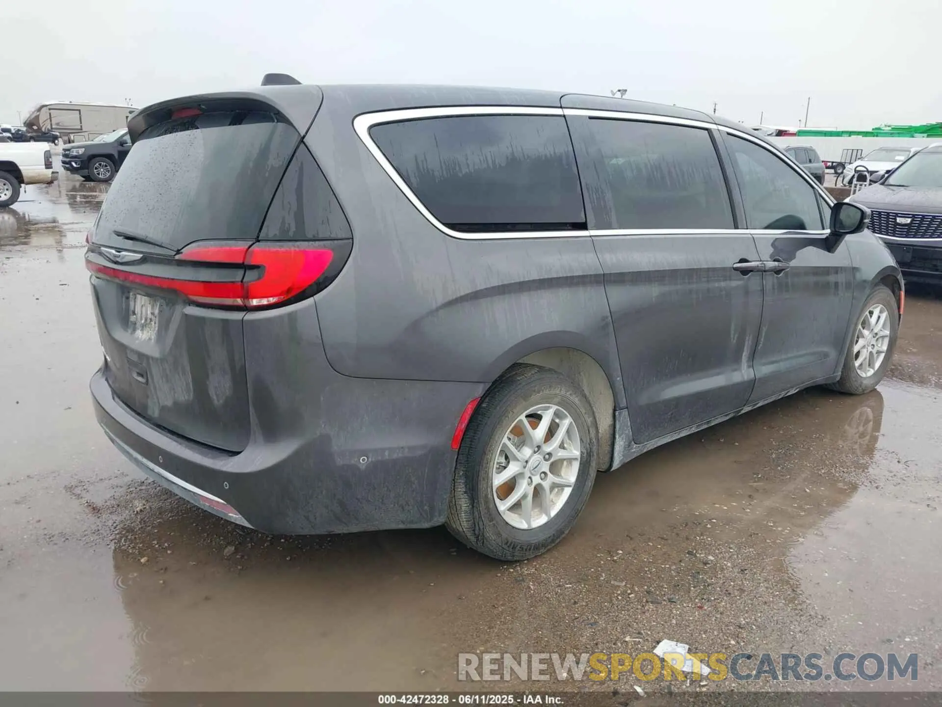 4 Photograph of a damaged car 2C4RC1BG9PR505260 CHRYSLER PACIFICA 2023
