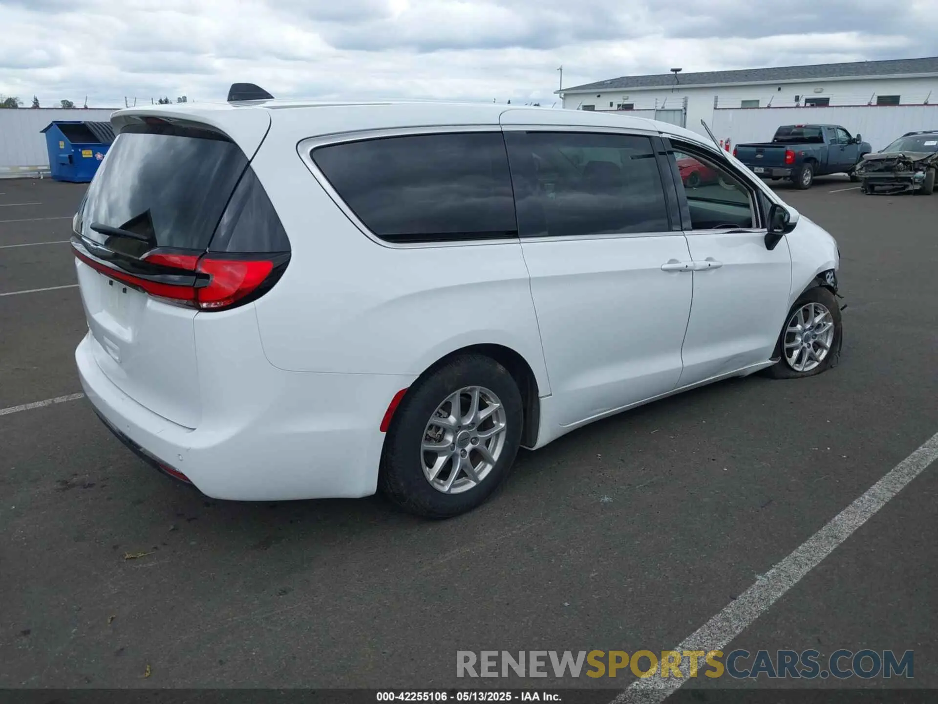 4 Photograph of a damaged car 2C4RC1BG9PR521572 CHRYSLER PACIFICA 2023