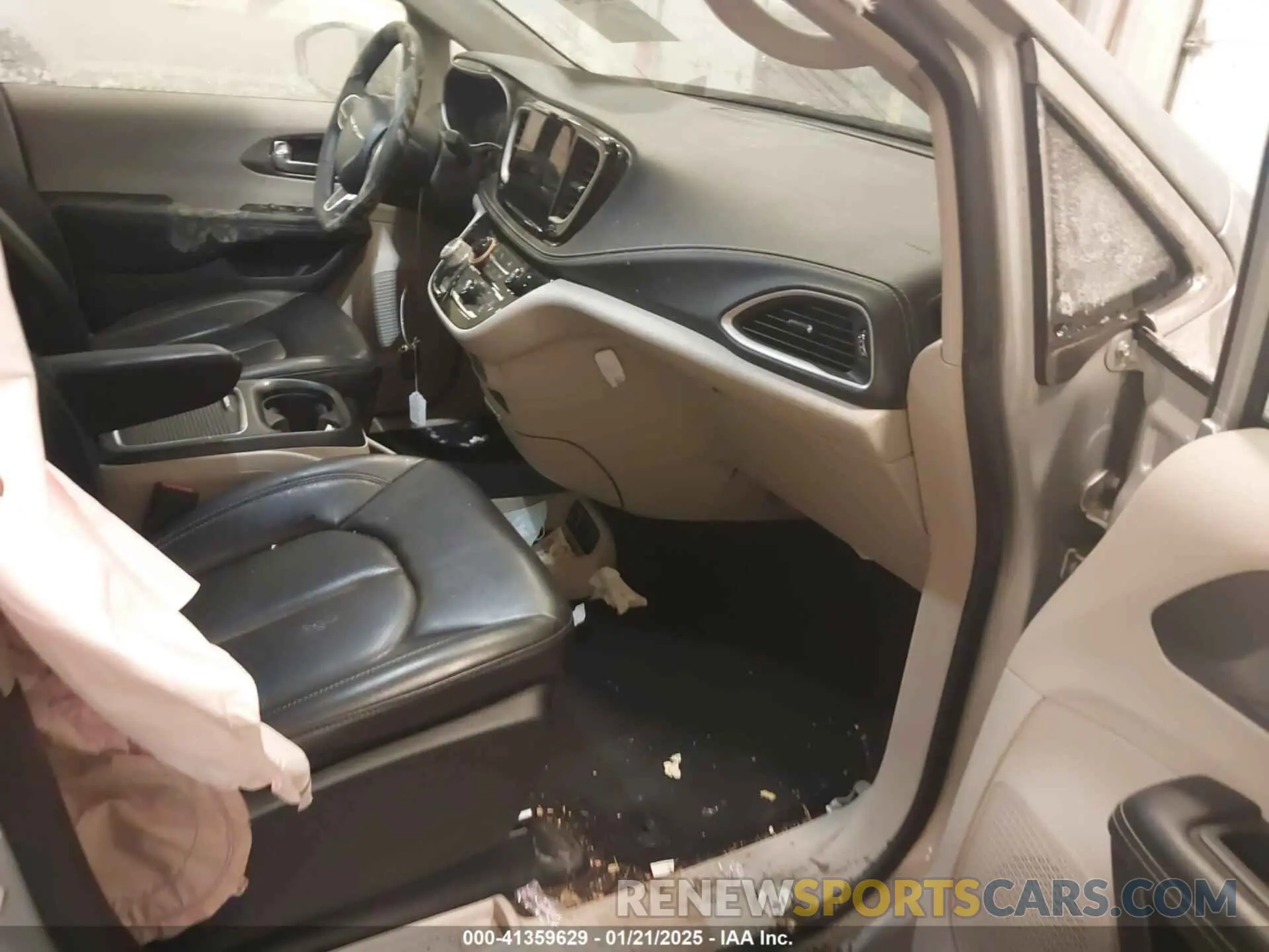 5 Photograph of a damaged car 2C4RC1BG9PR522866 CHRYSLER PACIFICA 2023