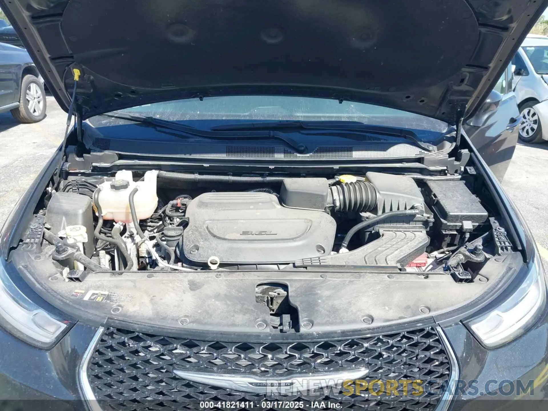 10 Photograph of a damaged car 2C4RC1BG9PR529557 CHRYSLER PACIFICA 2023