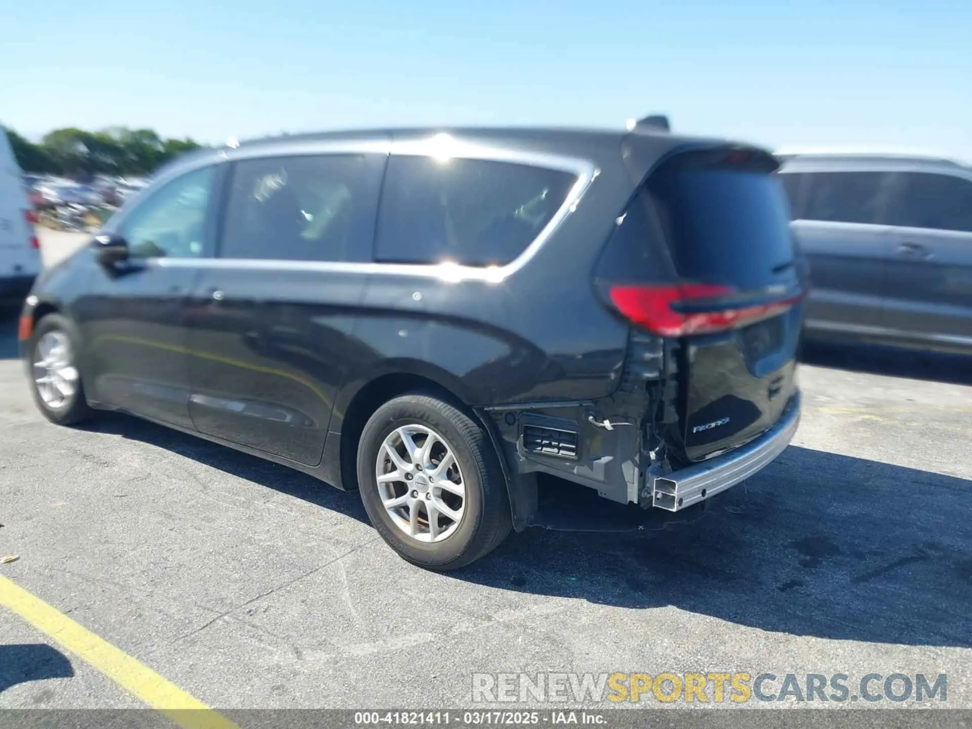 3 Photograph of a damaged car 2C4RC1BG9PR529557 CHRYSLER PACIFICA 2023