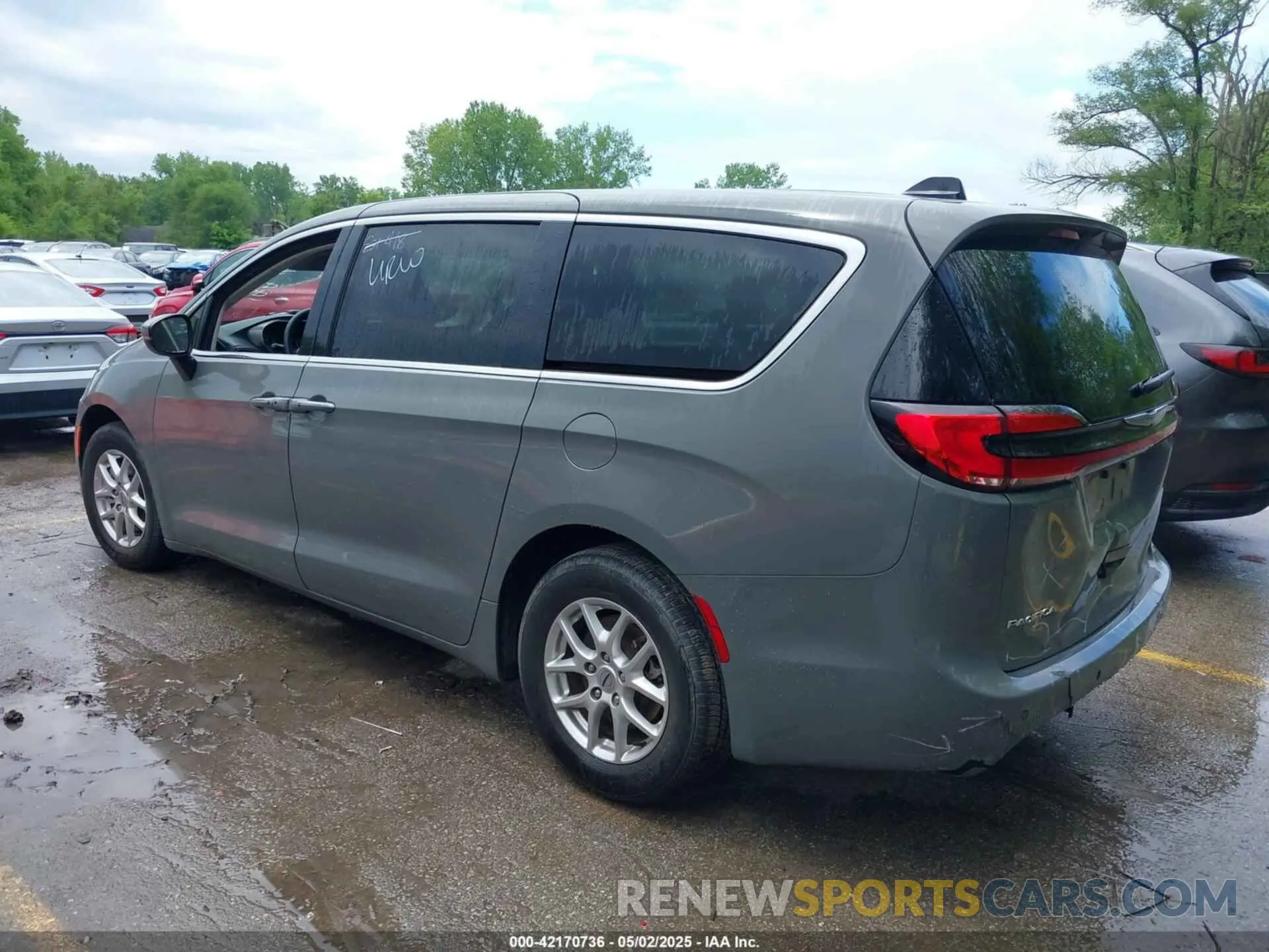 3 Photograph of a damaged car 2C4RC1BG9PR601485 CHRYSLER PACIFICA 2023