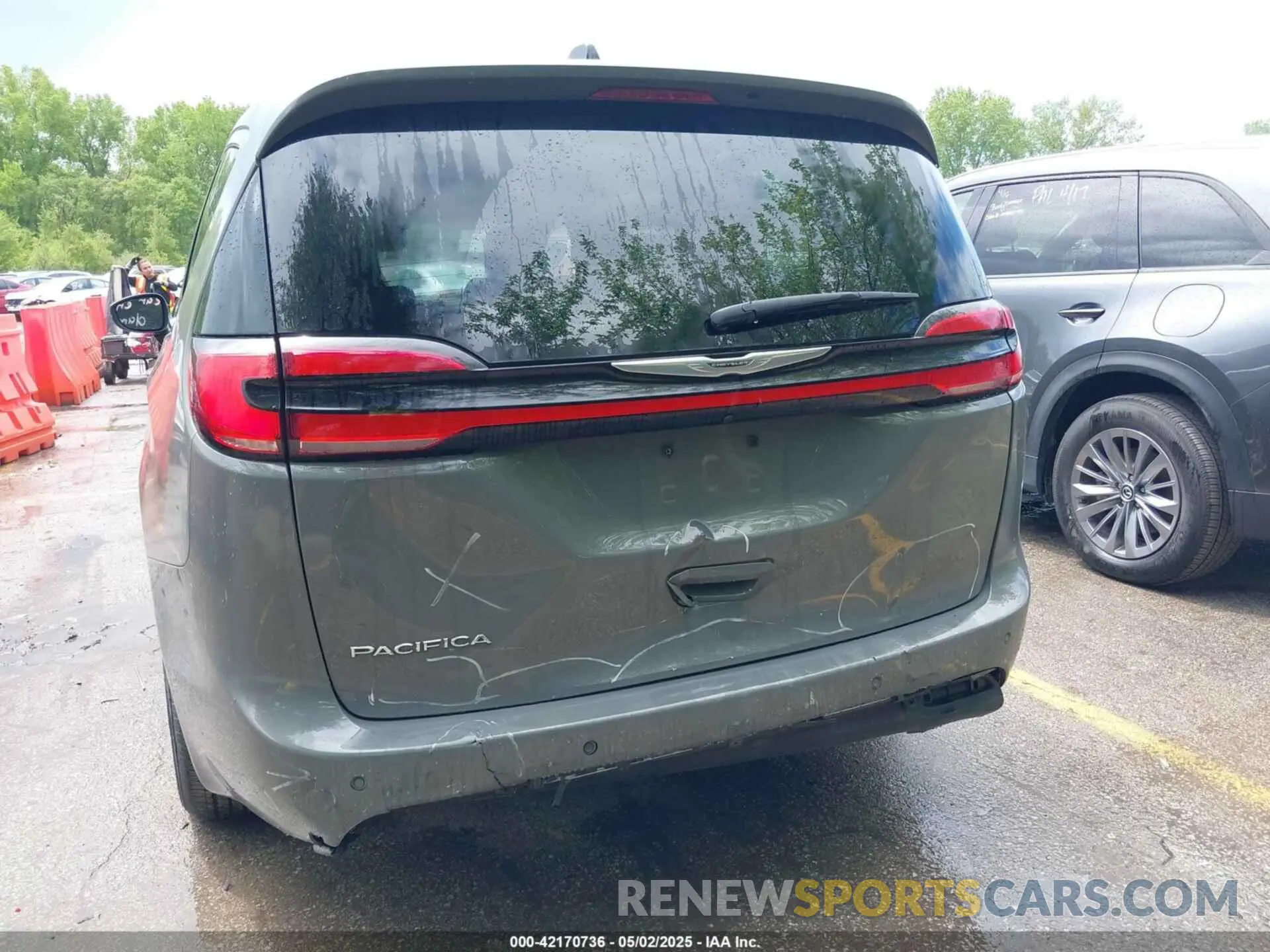 6 Photograph of a damaged car 2C4RC1BG9PR601485 CHRYSLER PACIFICA 2023