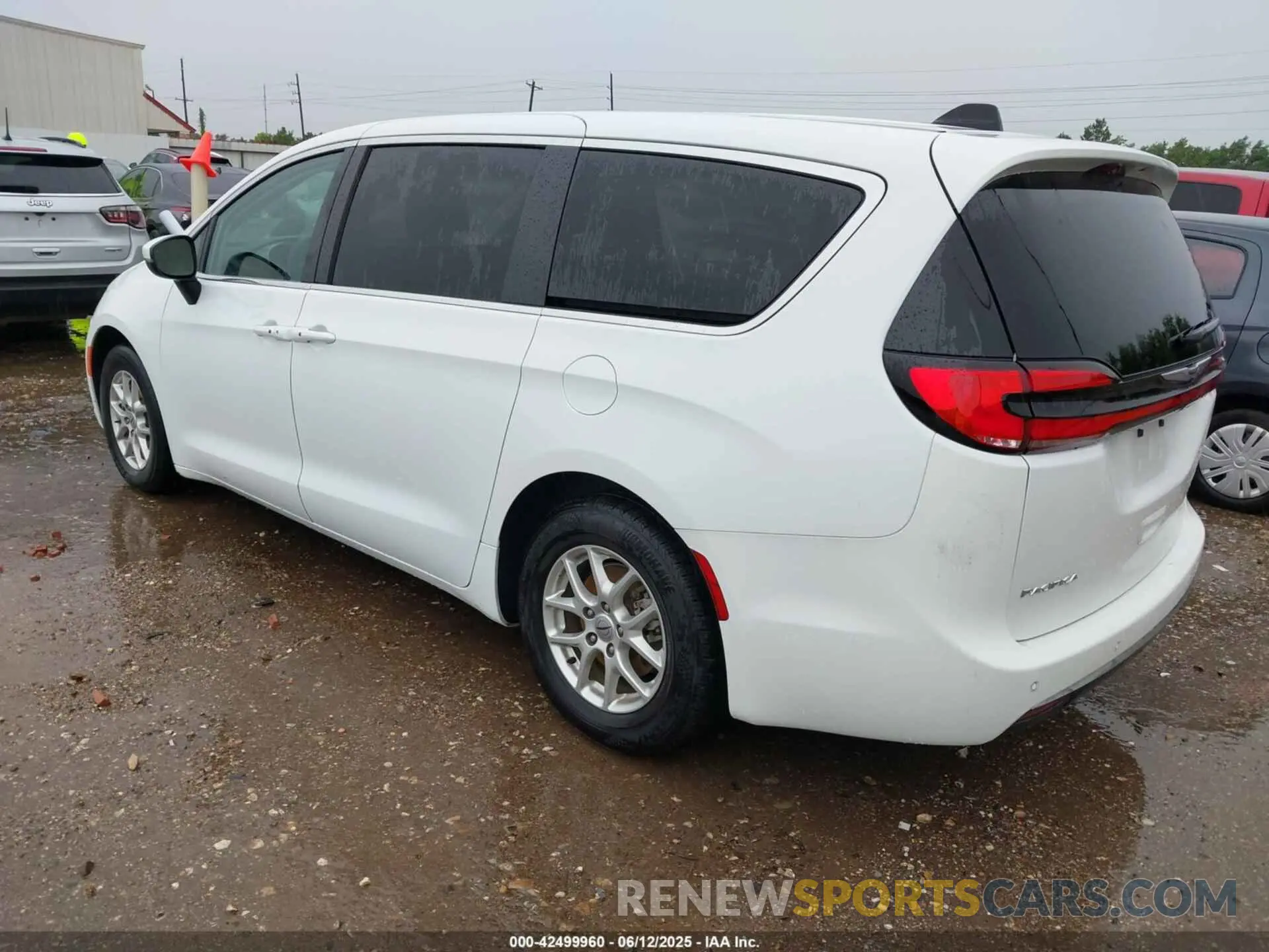 3 Photograph of a damaged car 2C4RC1BG9PR607626 CHRYSLER PACIFICA 2023