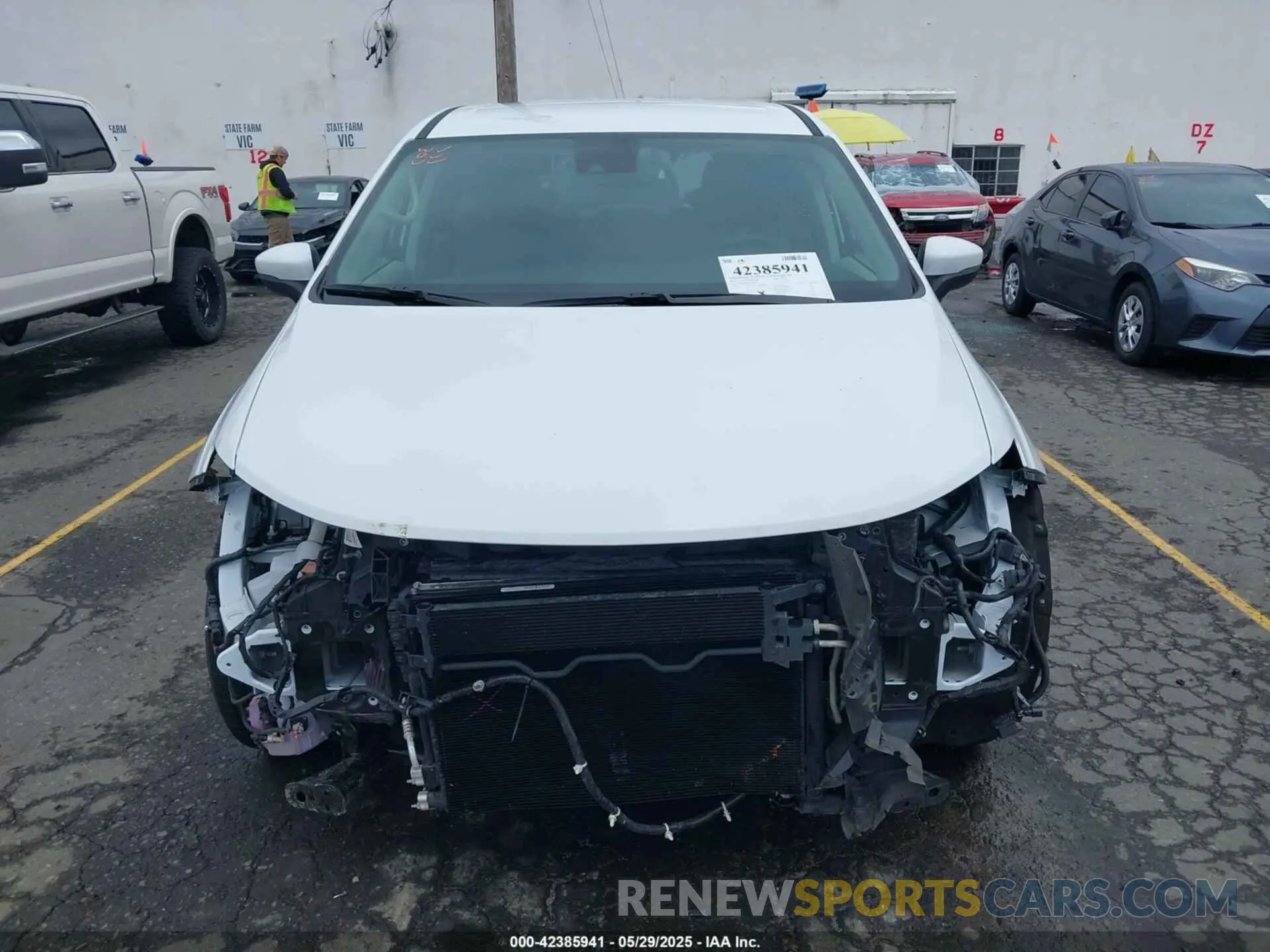 13 Photograph of a damaged car 2C4RC1BG9PR616102 CHRYSLER PACIFICA 2023