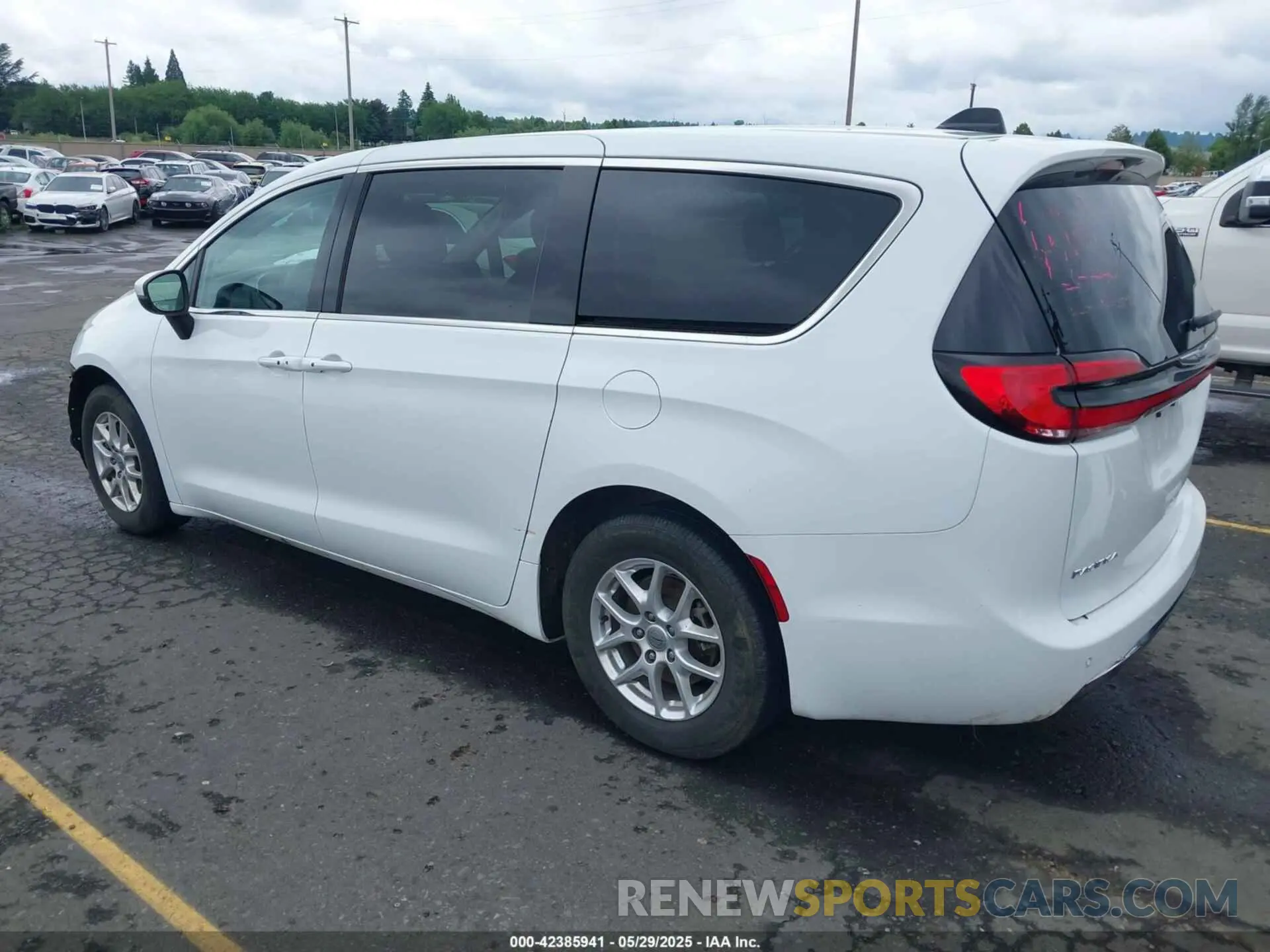 3 Photograph of a damaged car 2C4RC1BG9PR616102 CHRYSLER PACIFICA 2023