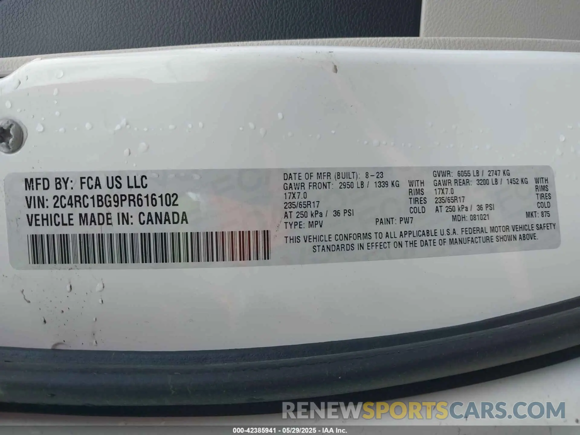 9 Photograph of a damaged car 2C4RC1BG9PR616102 CHRYSLER PACIFICA 2023