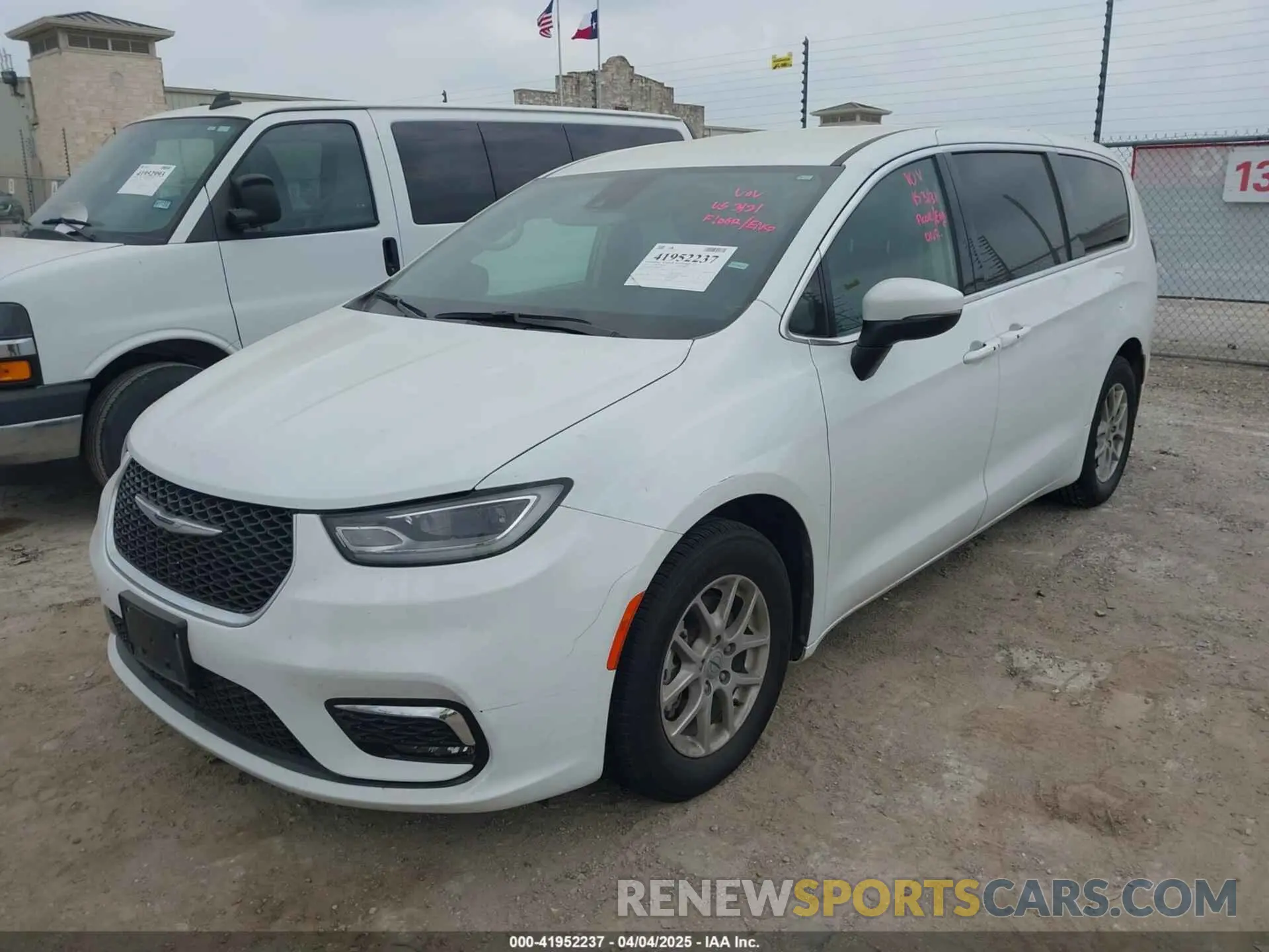 2 Photograph of a damaged car 2C4RC1BG9PR616178 CHRYSLER PACIFICA 2023