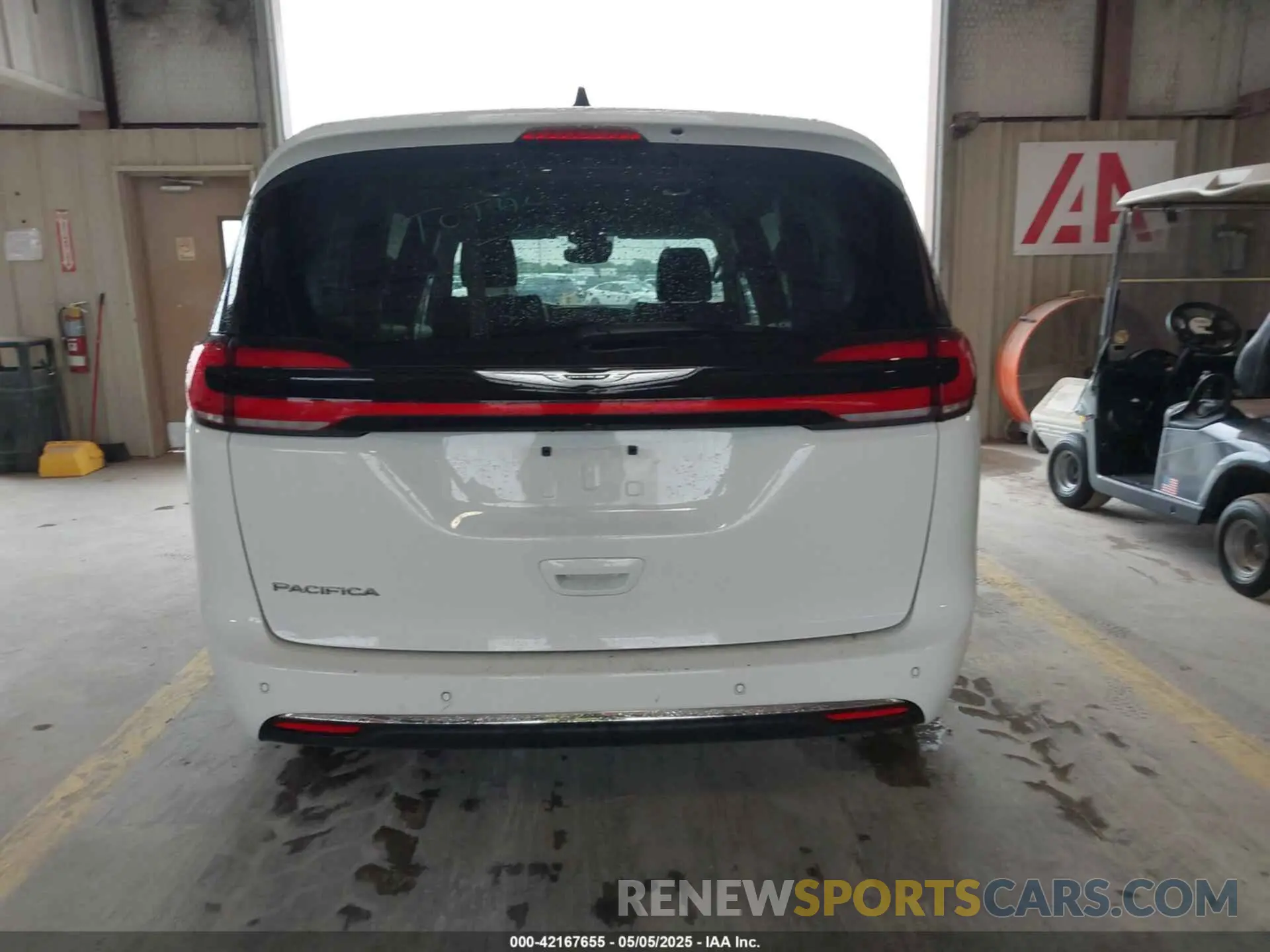 16 Photograph of a damaged car 2C4RC1BG9PR620991 CHRYSLER PACIFICA 2023