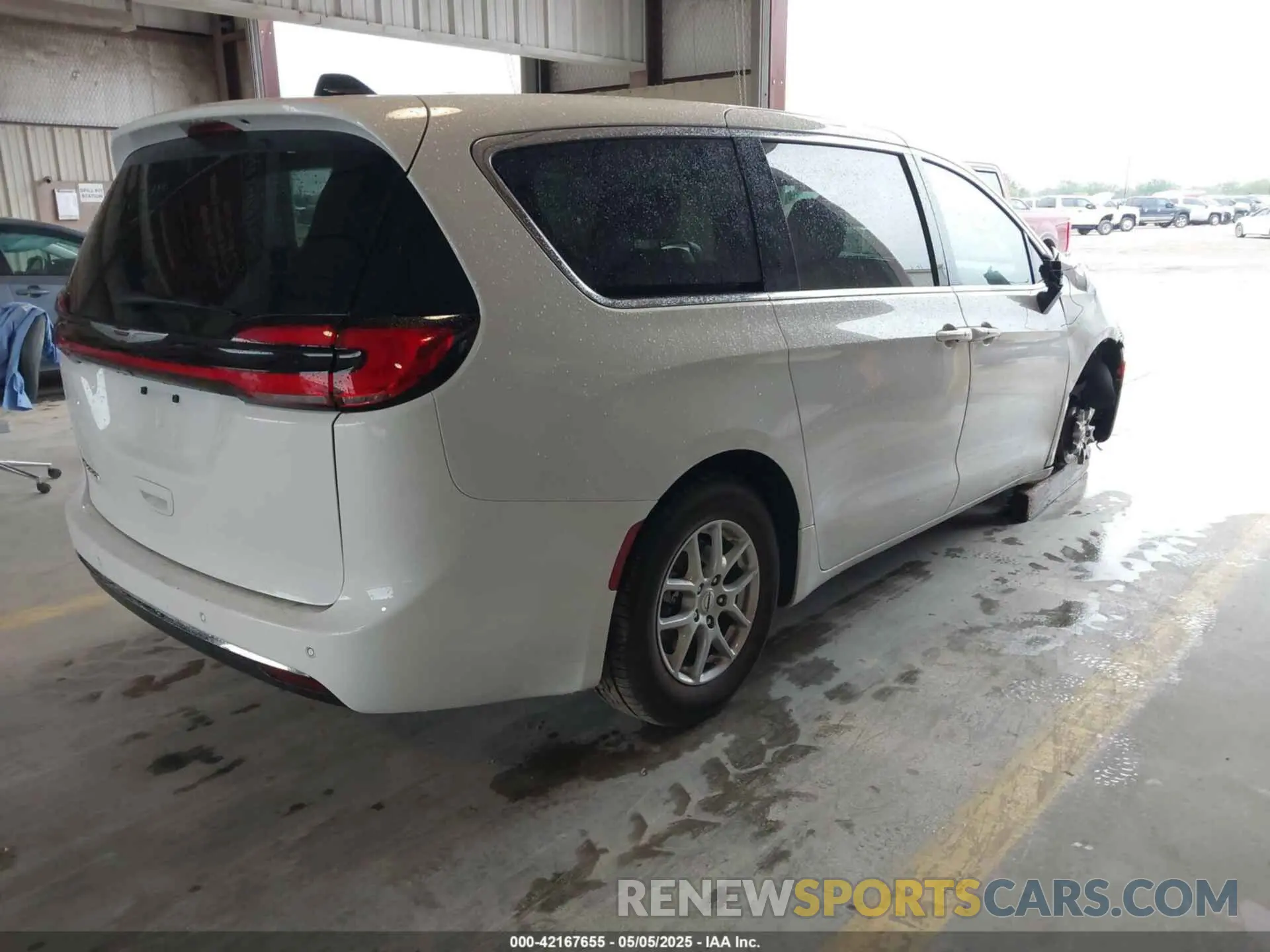 4 Photograph of a damaged car 2C4RC1BG9PR620991 CHRYSLER PACIFICA 2023