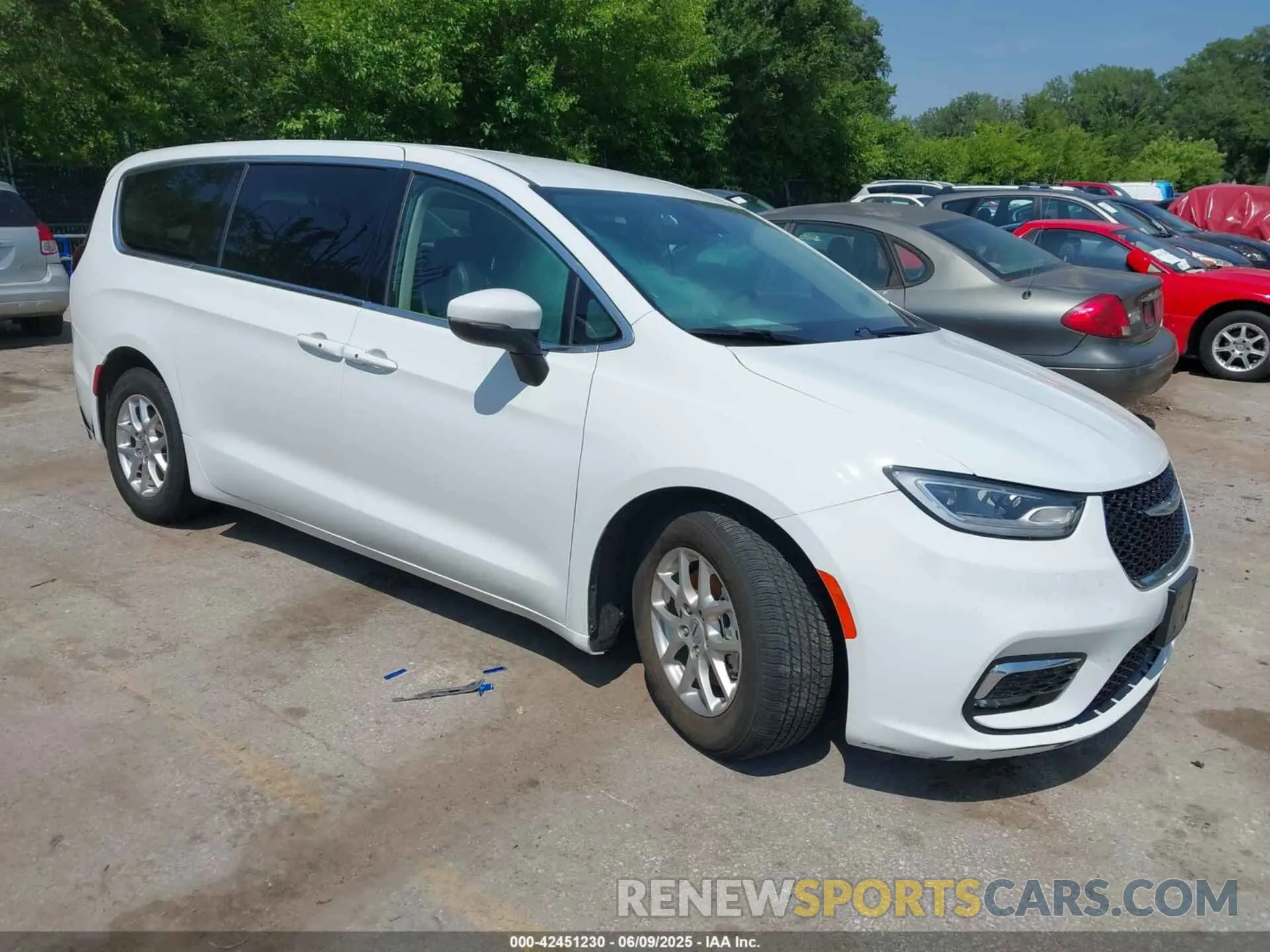 1 Photograph of a damaged car 2C4RC1BG9PR624944 CHRYSLER PACIFICA 2023