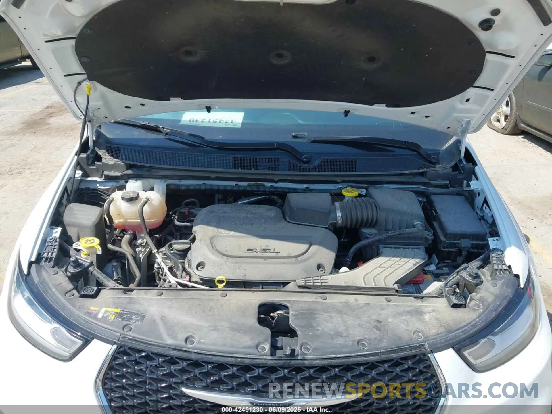10 Photograph of a damaged car 2C4RC1BG9PR624944 CHRYSLER PACIFICA 2023