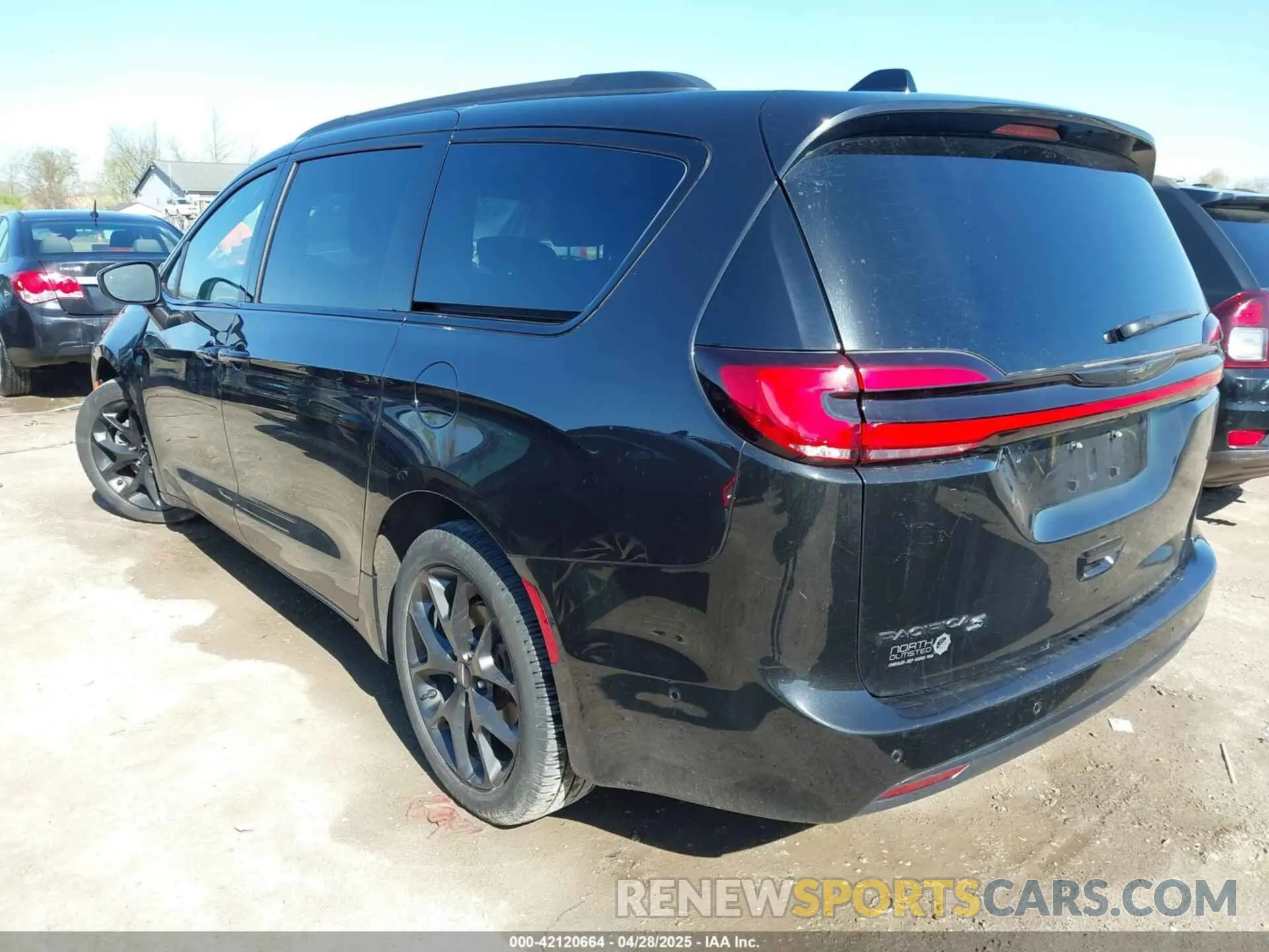 3 Photograph of a damaged car 2C4RC1BG9PR628427 CHRYSLER PACIFICA 2023